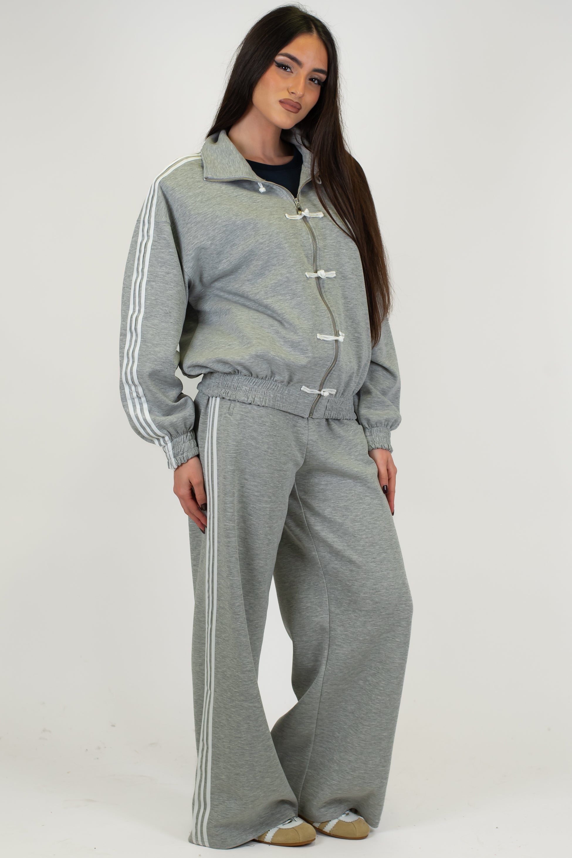 Tensione in - Felpa con alamari e chiusura zip