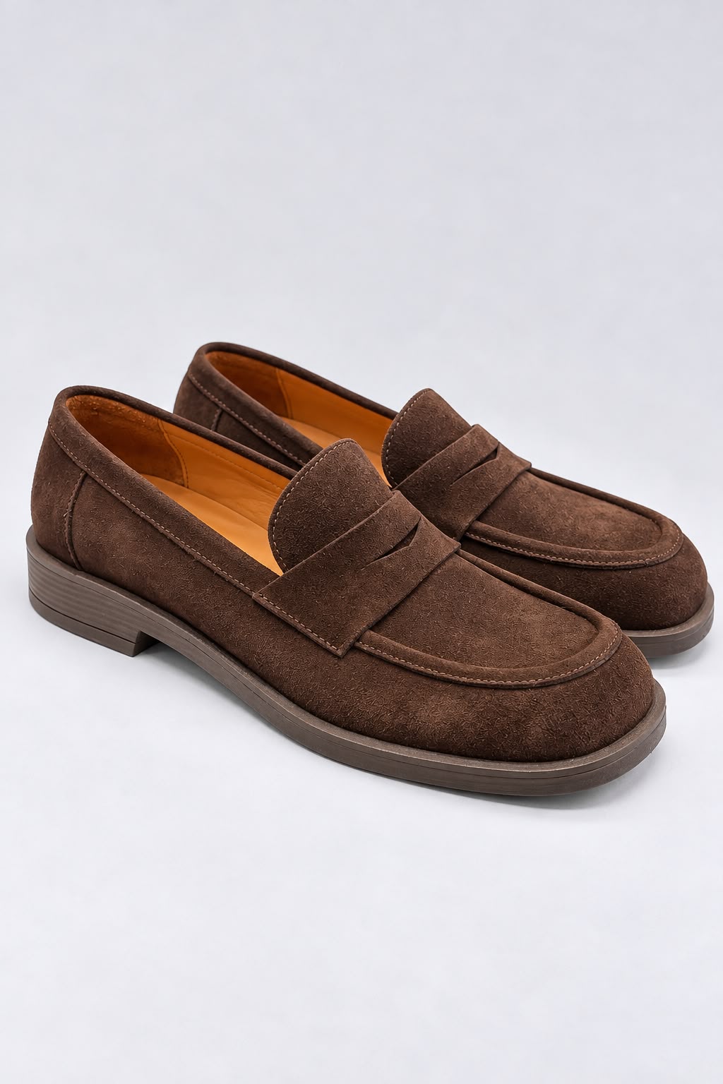Ovyè - Mocassino in suede con punta quadrata