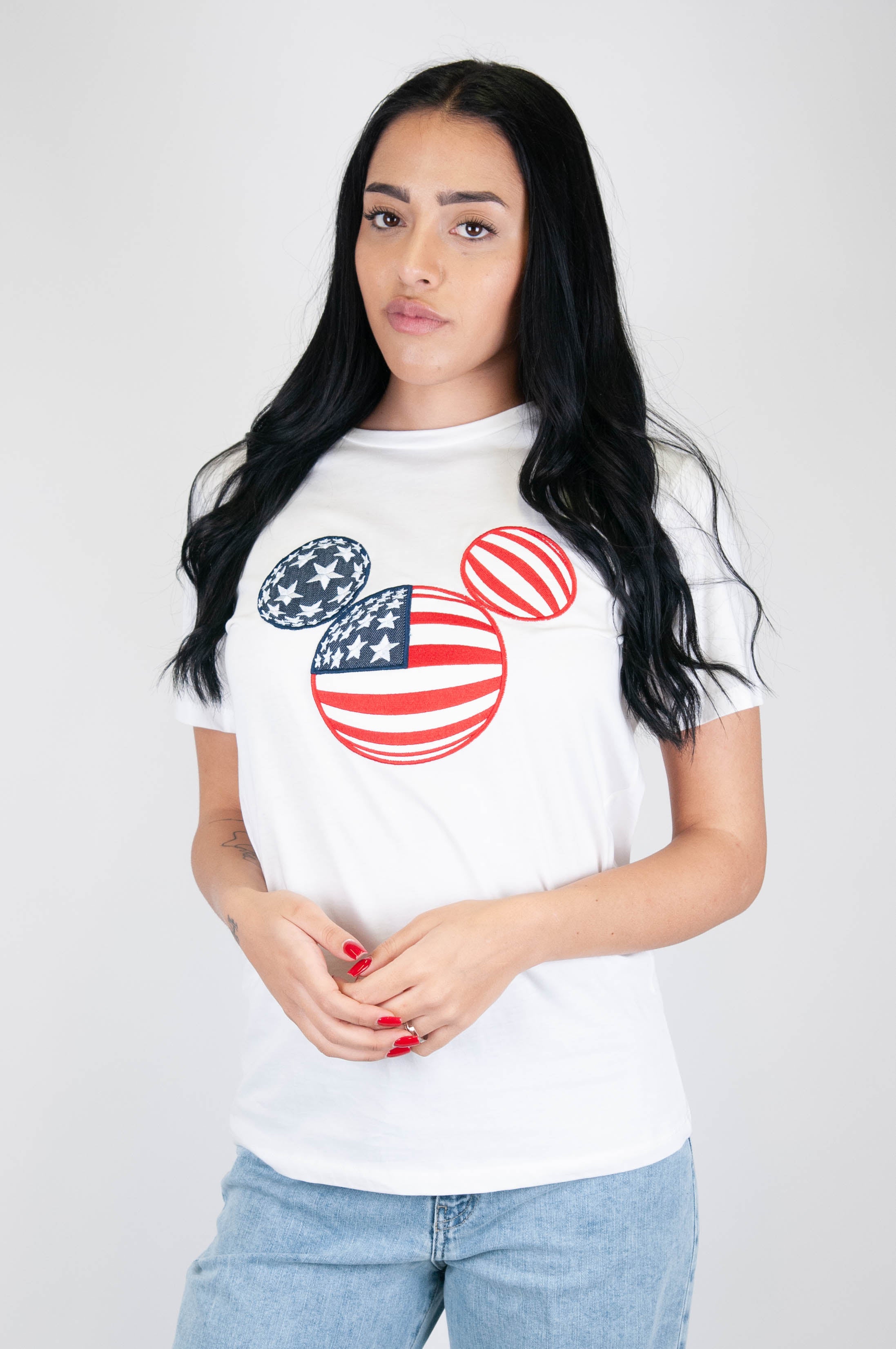 Tensione in T shirt con patch topolino americano