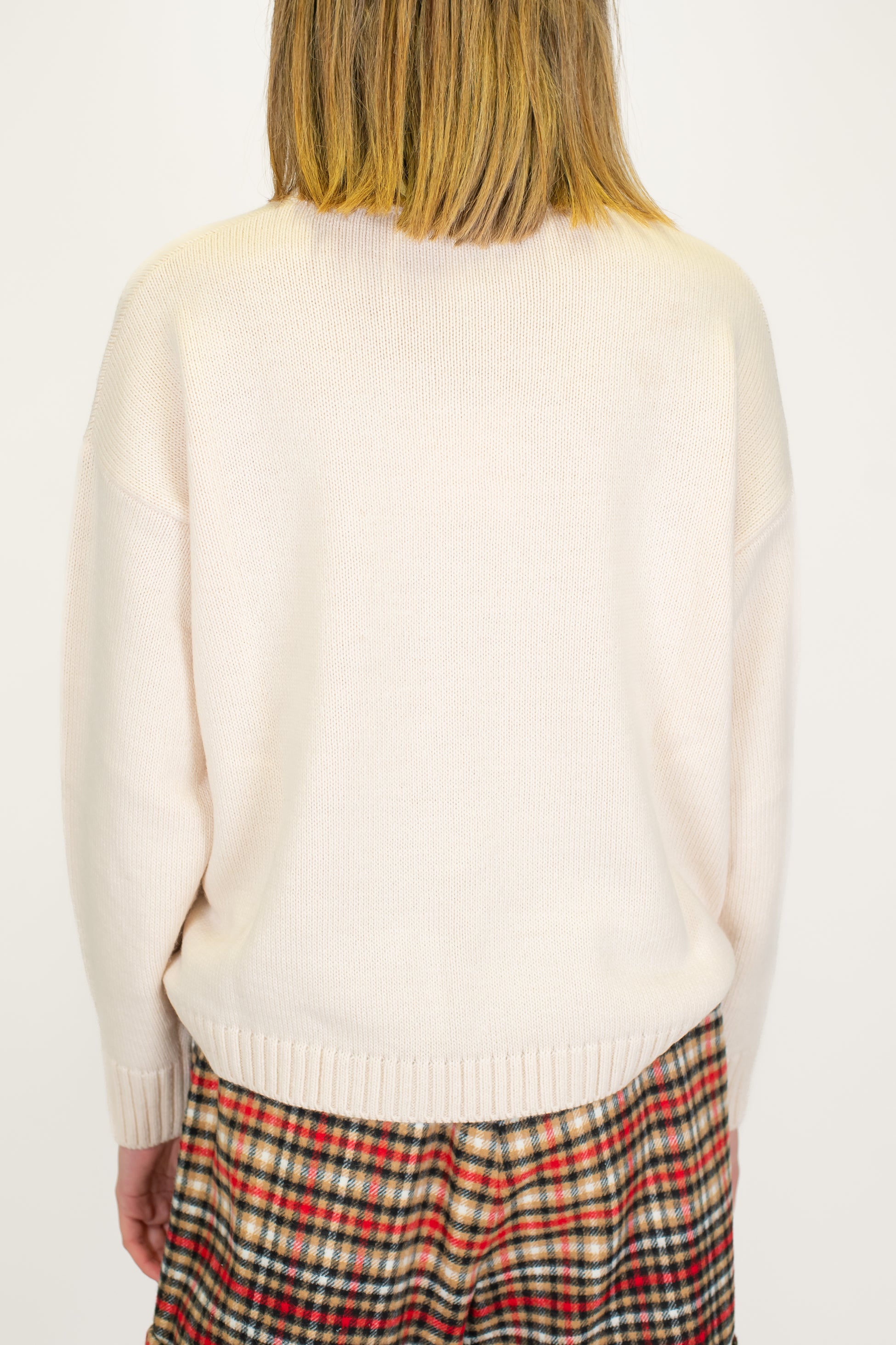 Tensione in -Maglia girocollo in misto lana con ricamo N°5