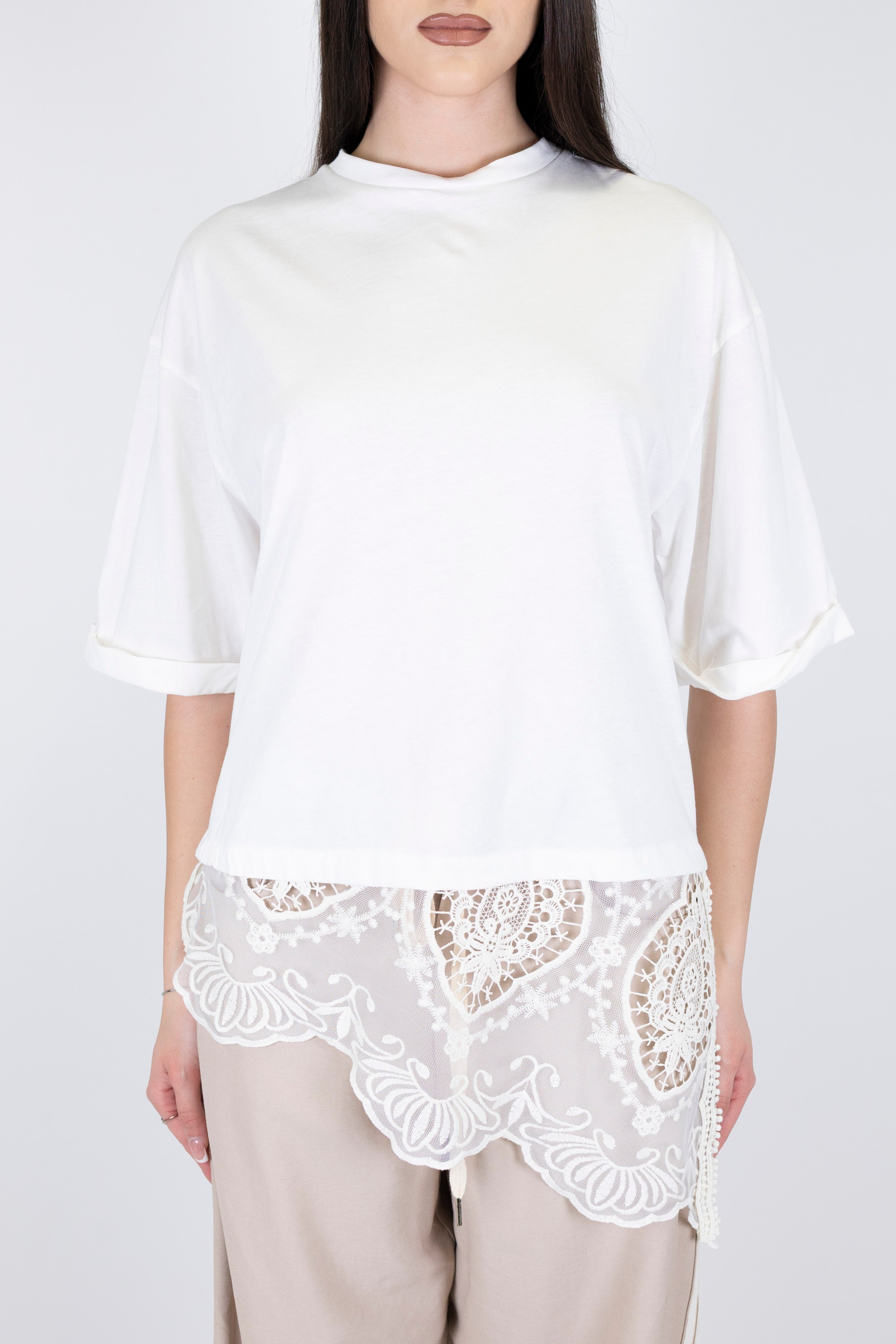 Tensione in - T-shirt over con estensione in pizzo asimmetrico
