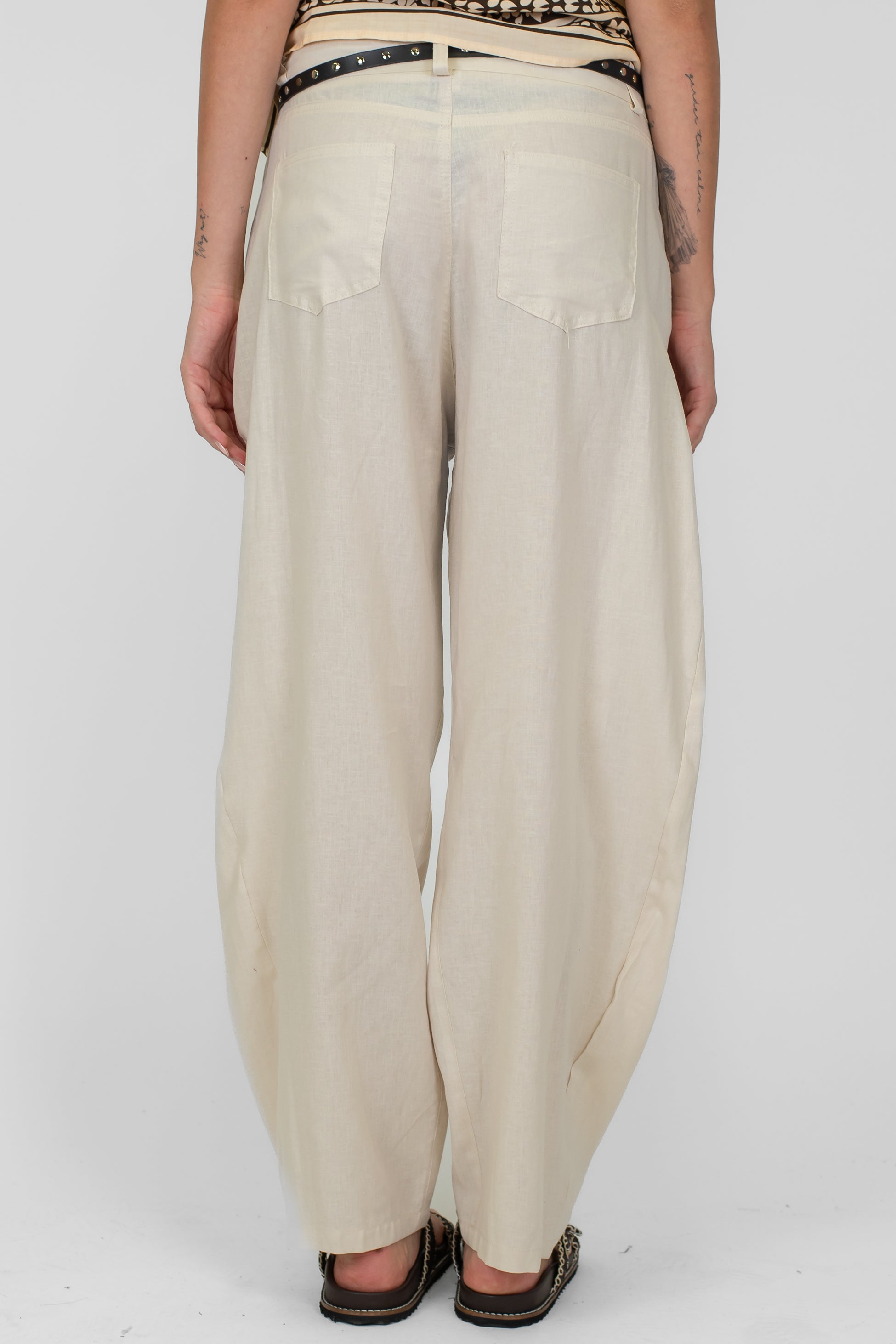 Tensione in - Pantalone balloon in viscosa/lino con cintura in vita