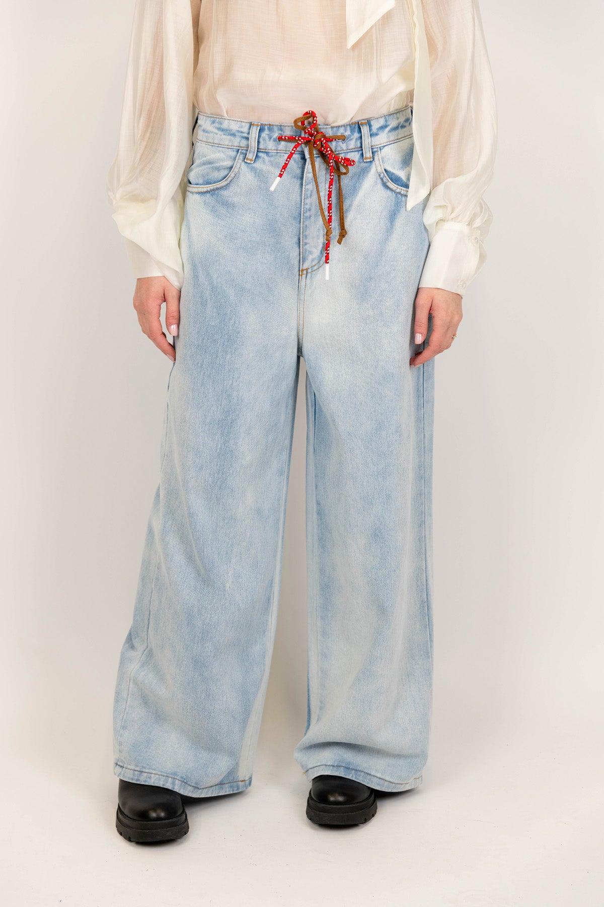 Tensione in - Jeans palazzo con coulisse modello Giusy