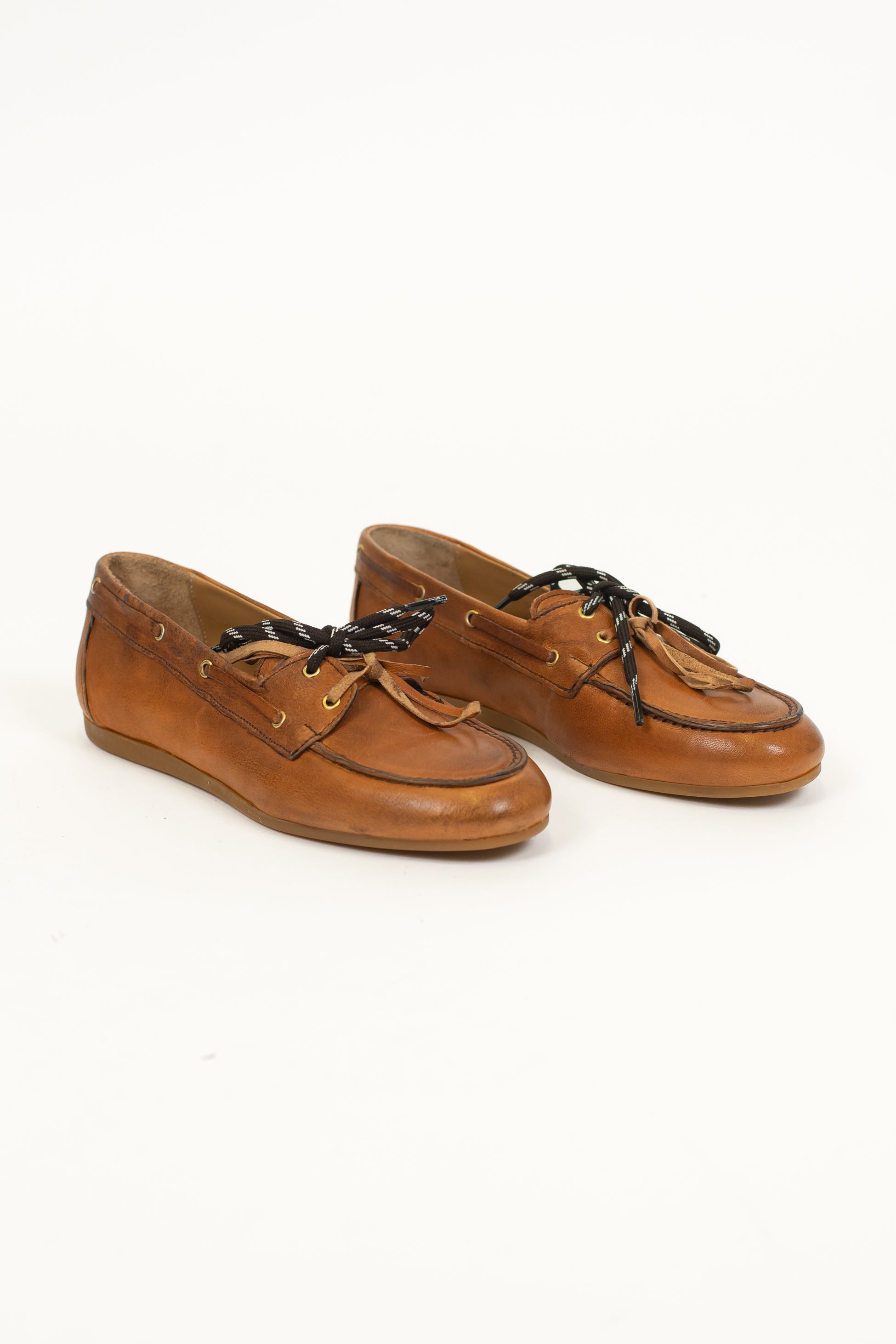 Ovyé - Mocassino in pelle spalmata vintage con lacci
