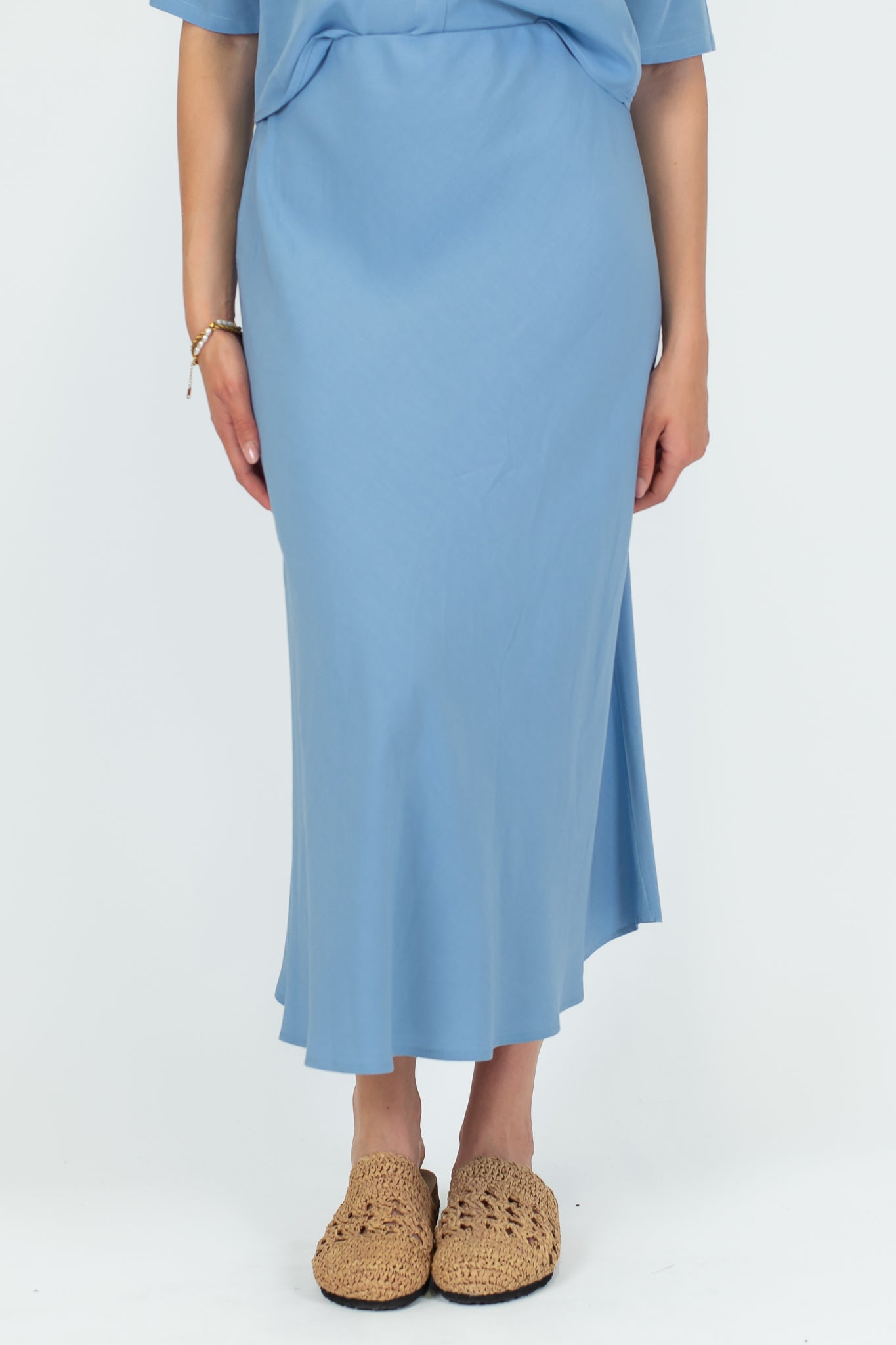 Tensione in - Coordinato in misto viscosa e lino con camicia crop mezzamanica e gonna con elastico in vita