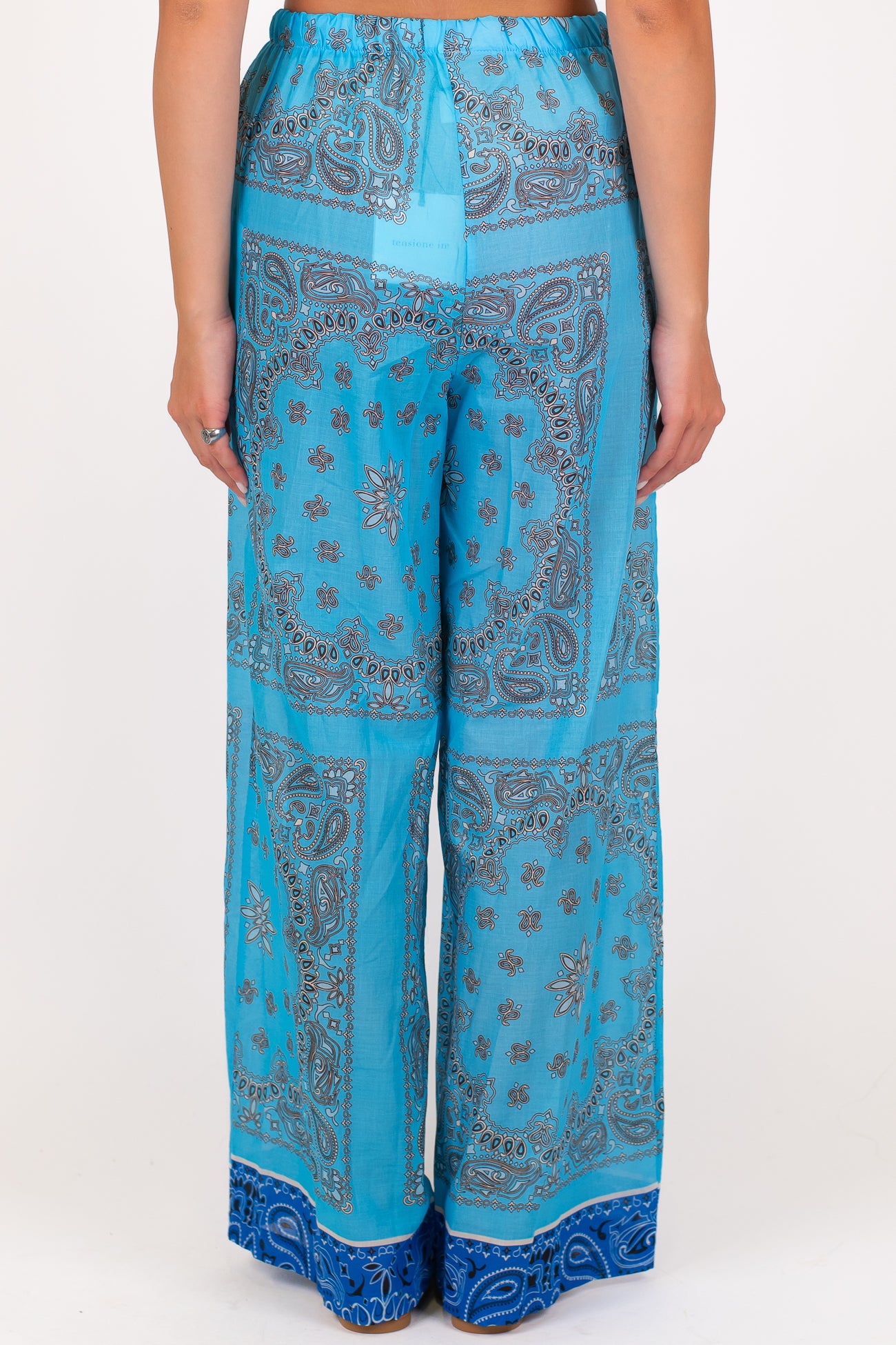 Tensione in - Pantalone palazzo fantasia astratta in viscosa leggera con elastico in vita