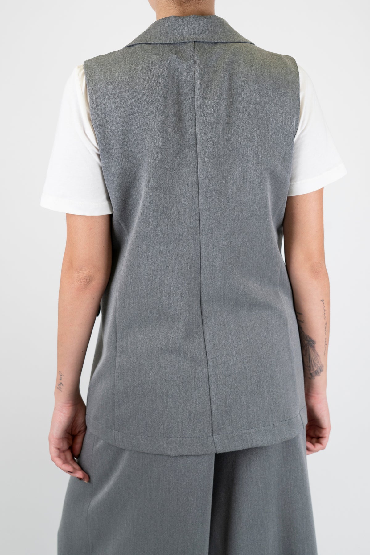 Tensione in - Maxi gilet con chiusura ad un bottone