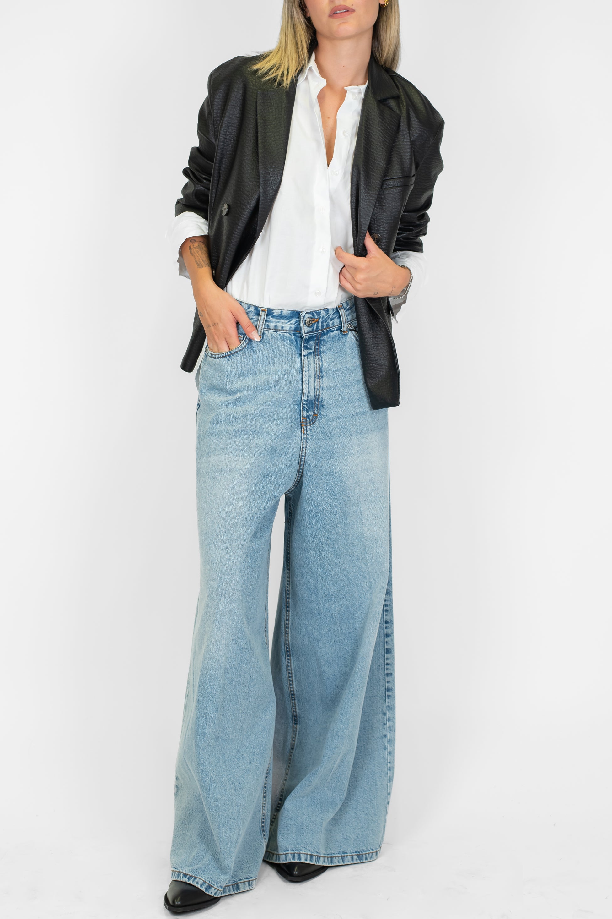 Tensione in - Jeans palazzo lavaggio chiaro