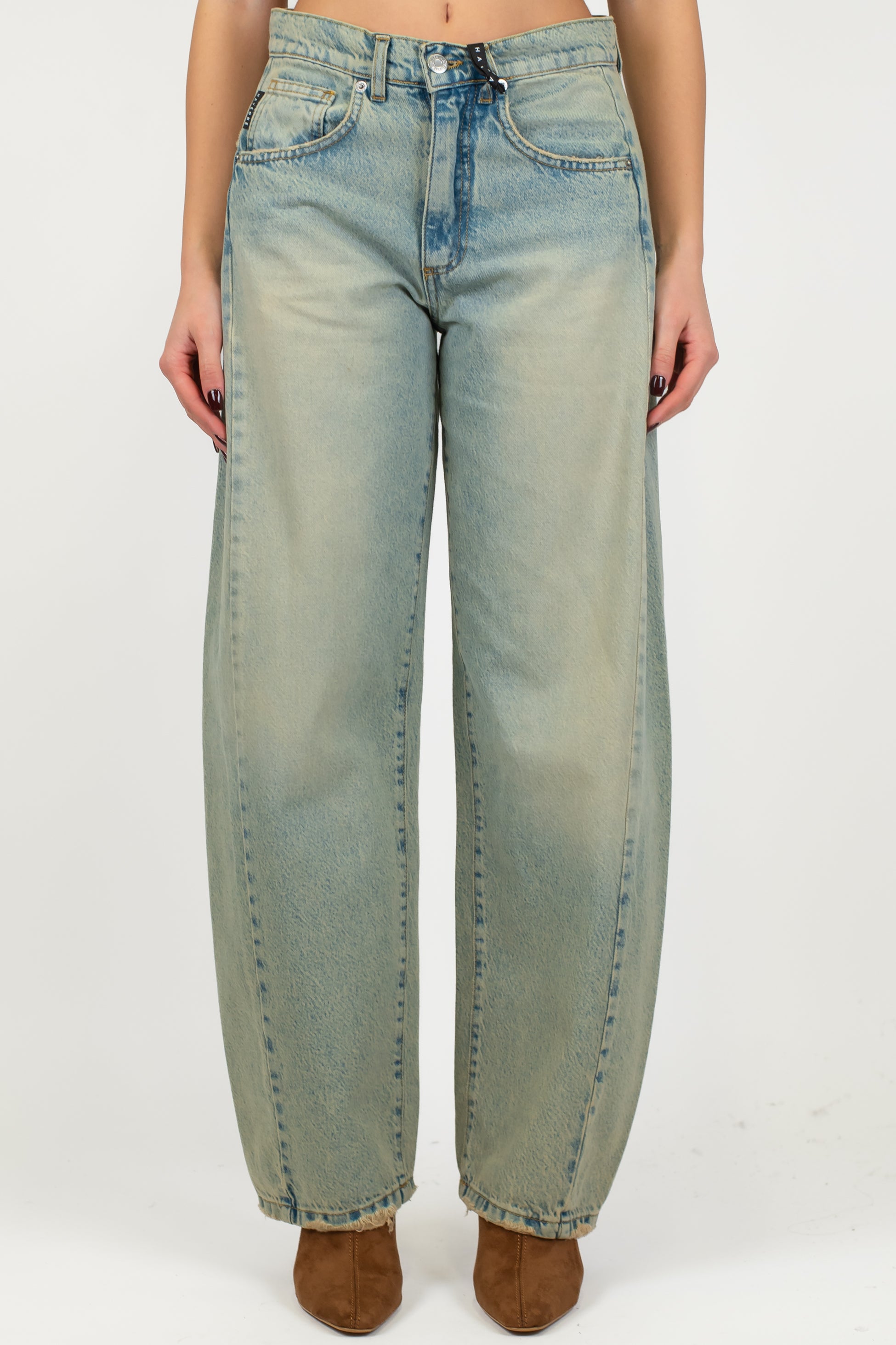 Haveone - Jeans balloon lavaggio chiaro modello Lucy sfrangiato sul fondo