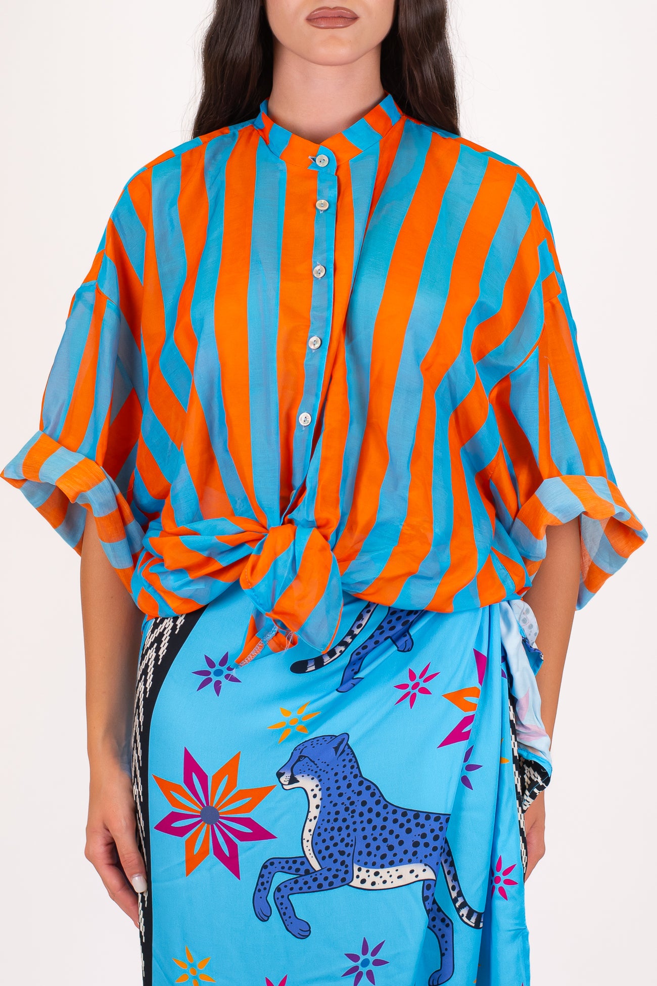 Tensione in - Camicia over fantasia a righe in misto cotone e seta con collo coreano