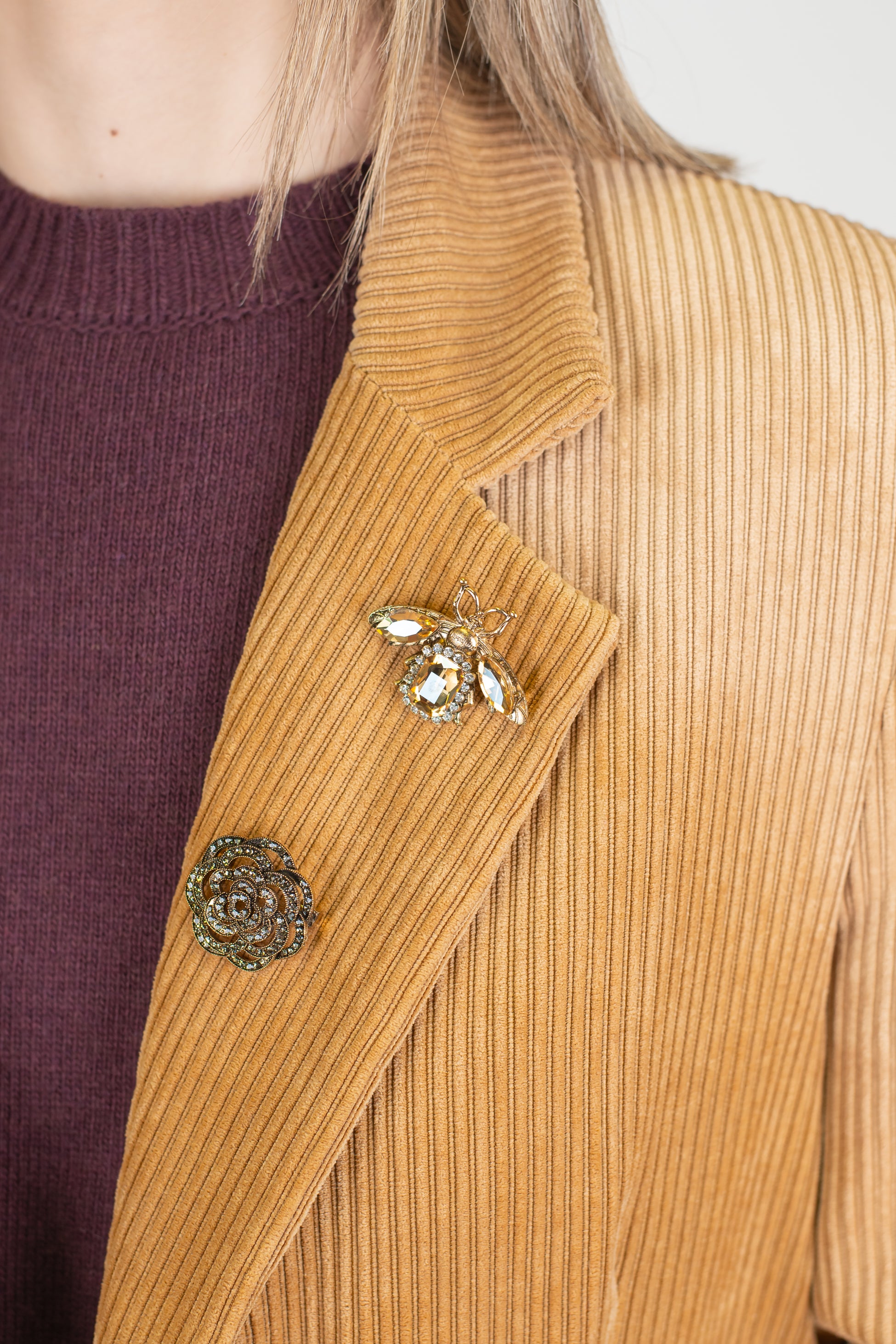 Motel - Giacca monopetto in velluto a coste con spille sul rever