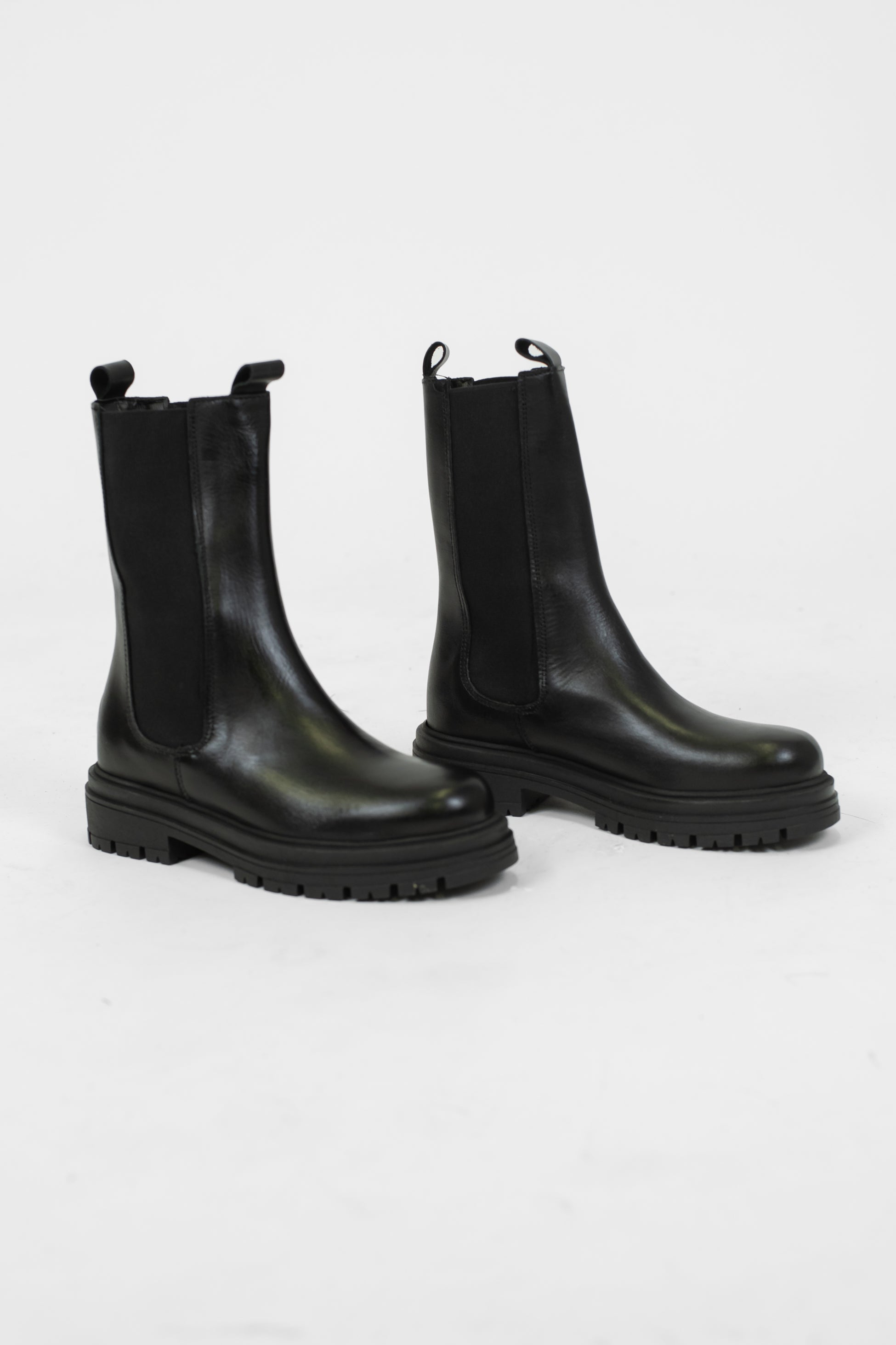 Ovyé - Stivaletto chelsea in pelle con fasce elastiche laterali