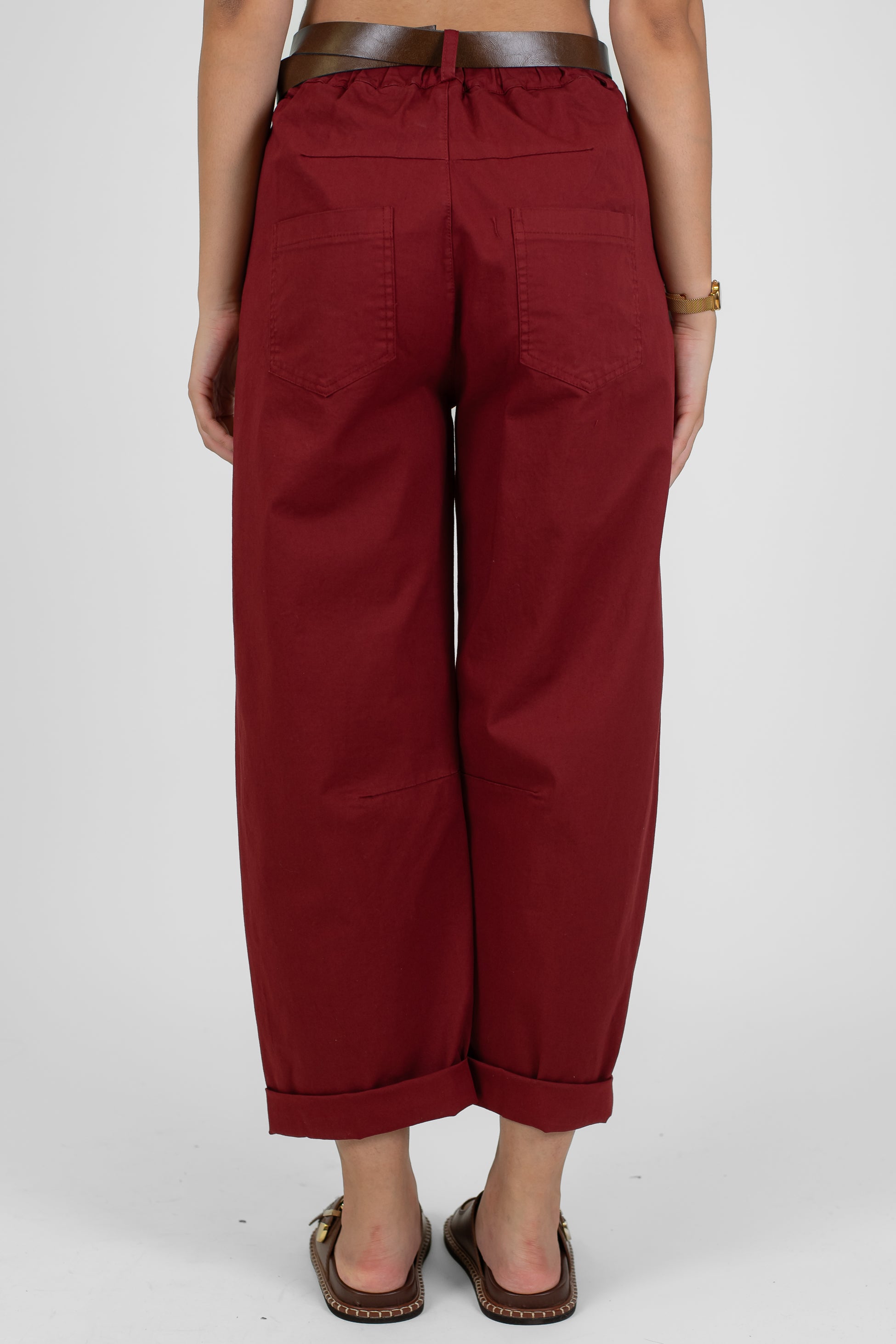 Tensione in - Pantalone modello balloon con elastico sul retro