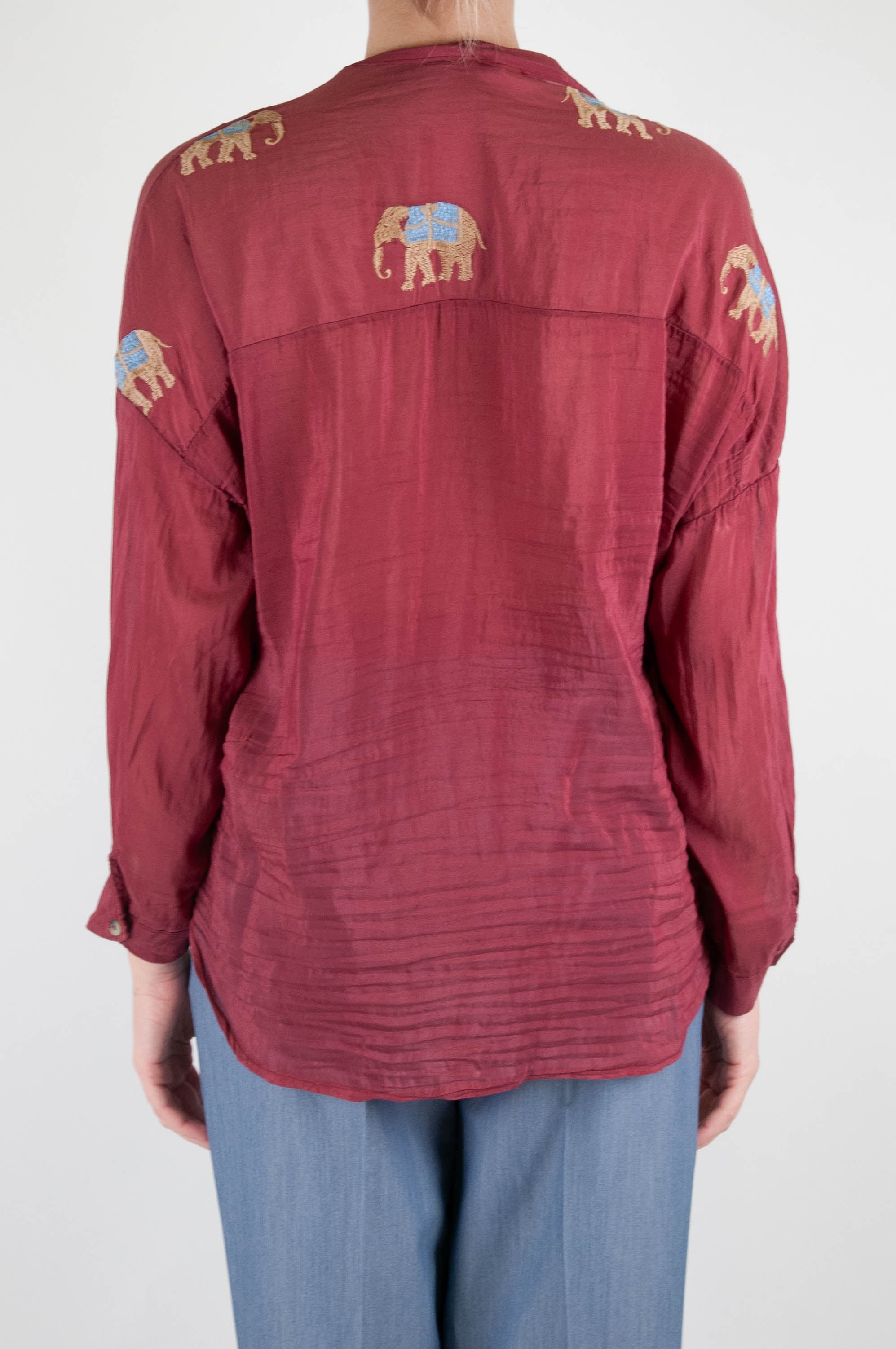 Tension in - Silk blend shirt with elephant embroidery and knot on the bottom