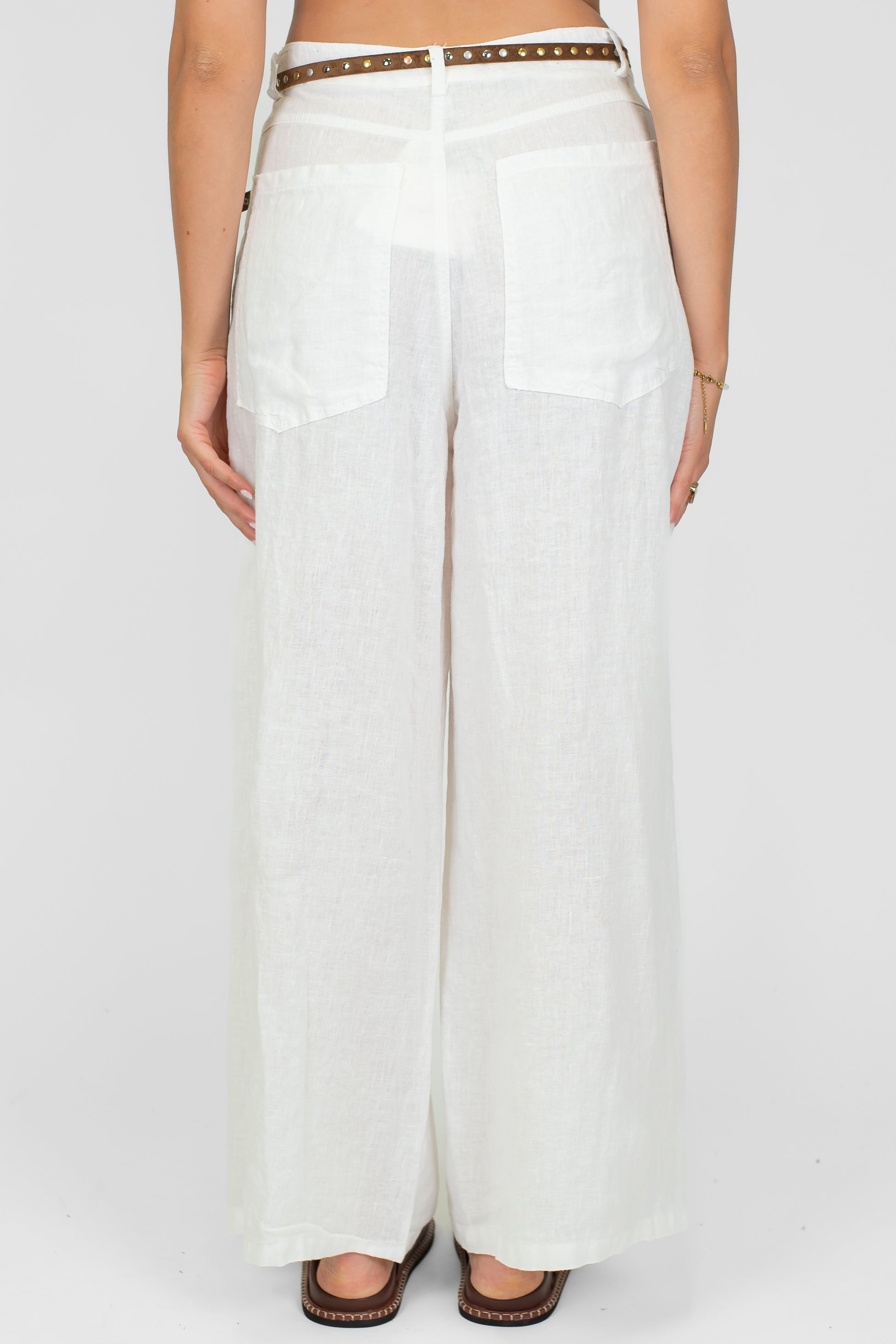 Tensione in - Pantalone palazzo modello Giusi in puro lino con tascono sul retro