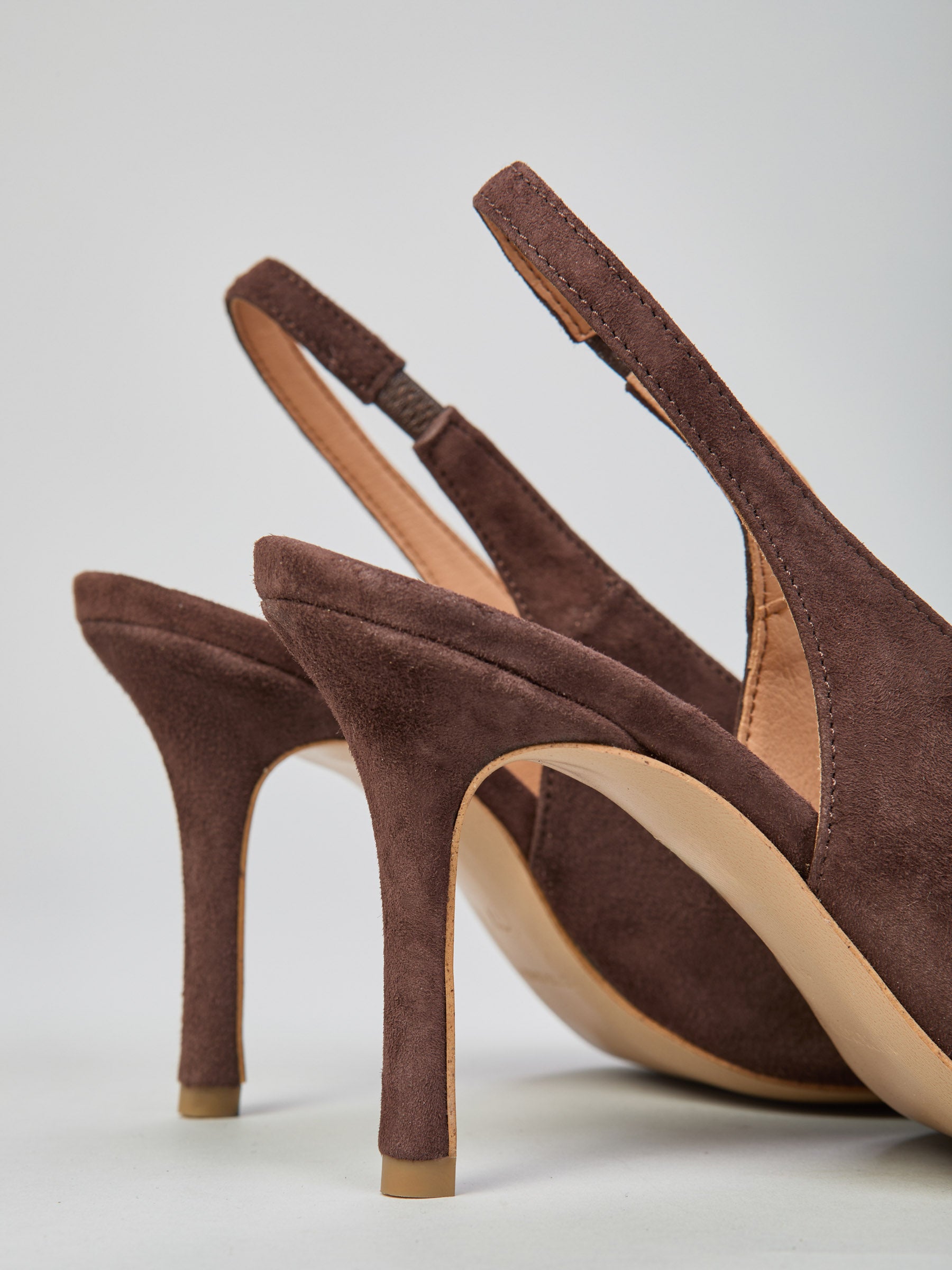 Ovyé - Slingback in camoscio a punta