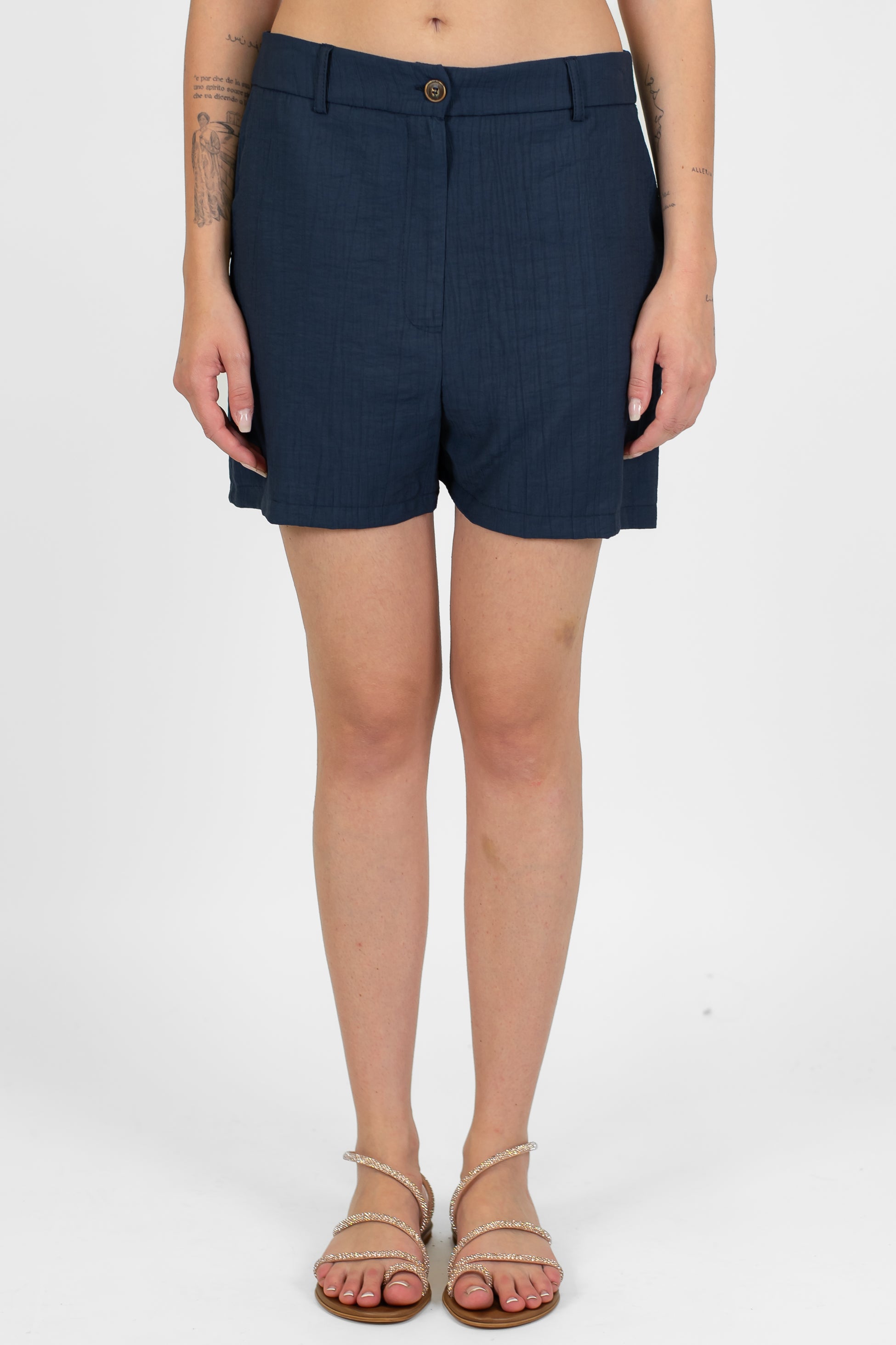 Tensione in - Coordinato in viscosa leggera con giacca crop sfoderata mezzamanica e bermuda