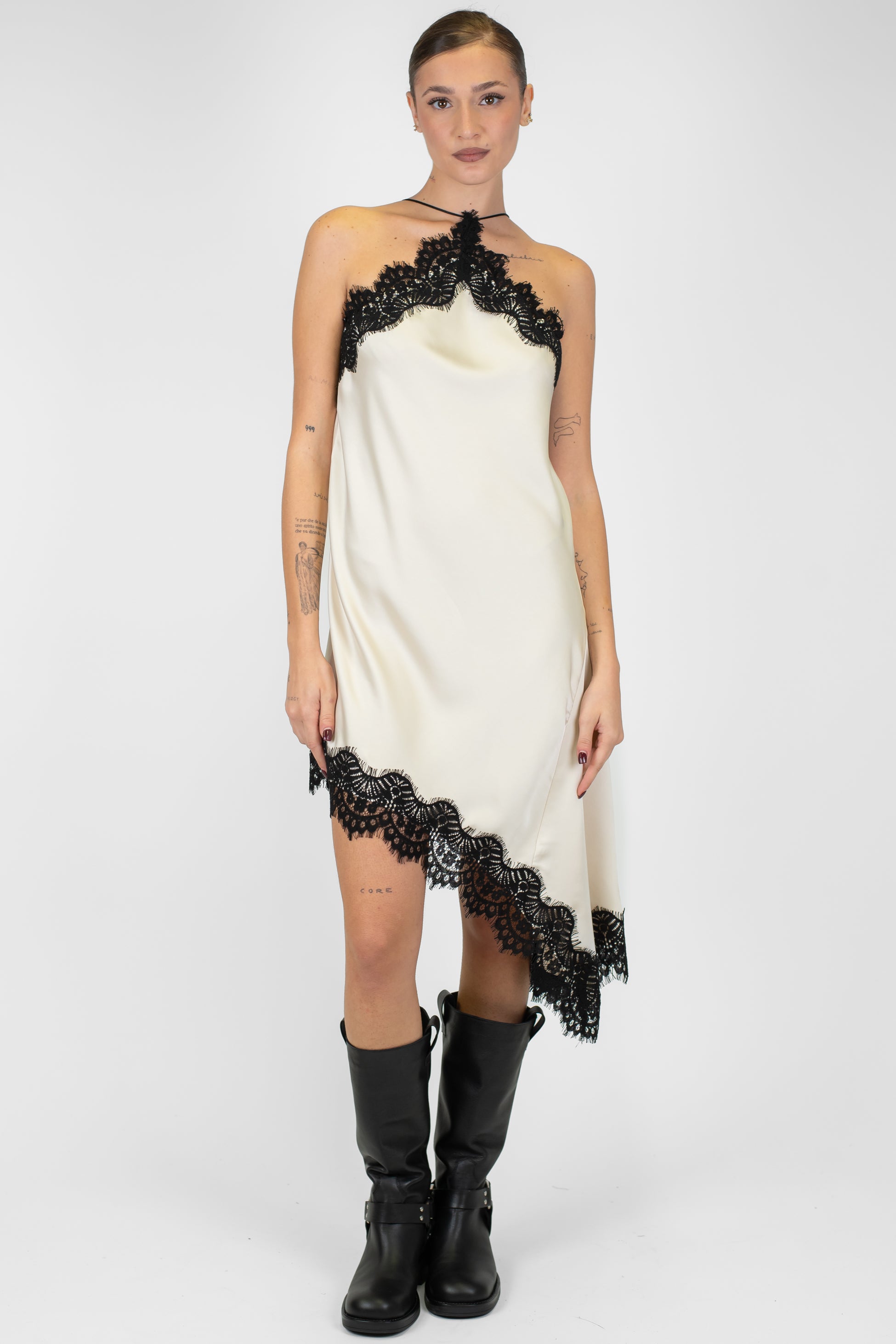 Motel - Abito corto in satin con profili in pizzo e asimmetria laterale