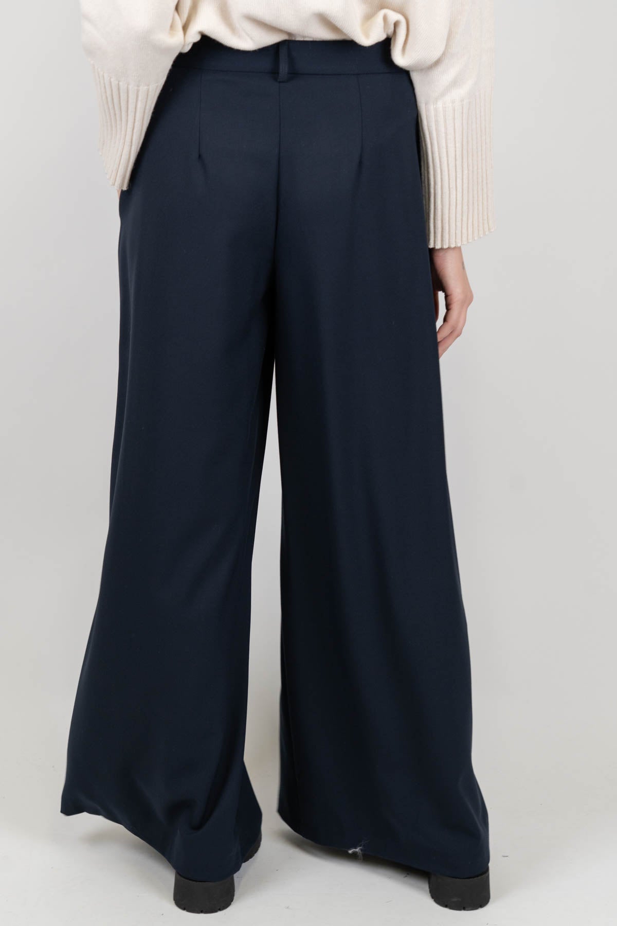 Tensione in - Pantalone palazzo con pinces