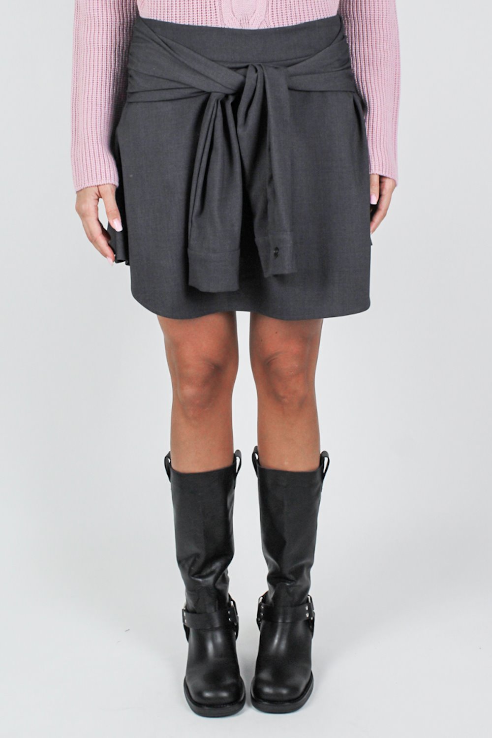 Tensione in - Gonna-Shorts con nodo finte maniche e chisura zip sul retro