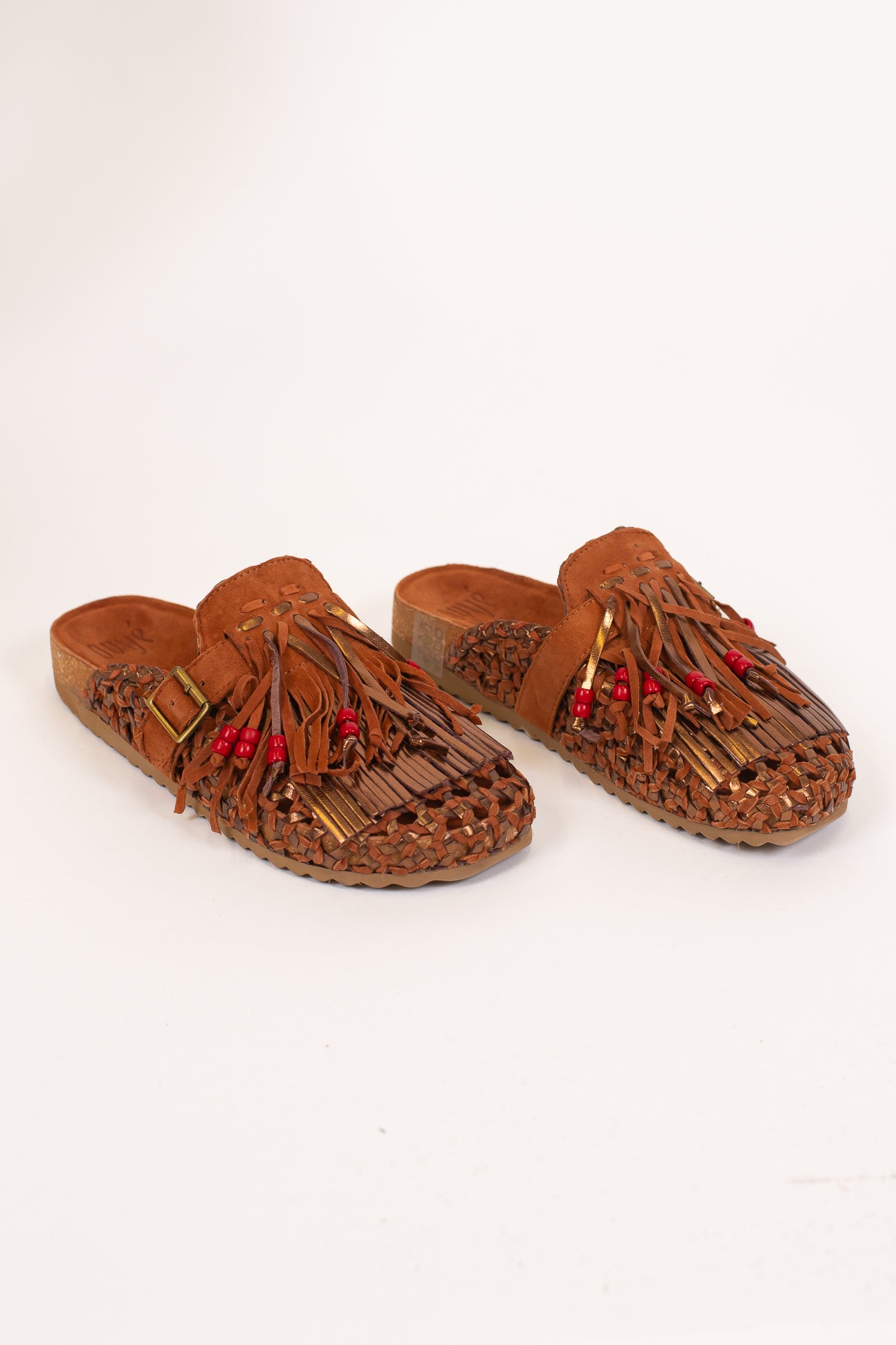 Ovyé - Mules in suede con frange a contrasto e perline