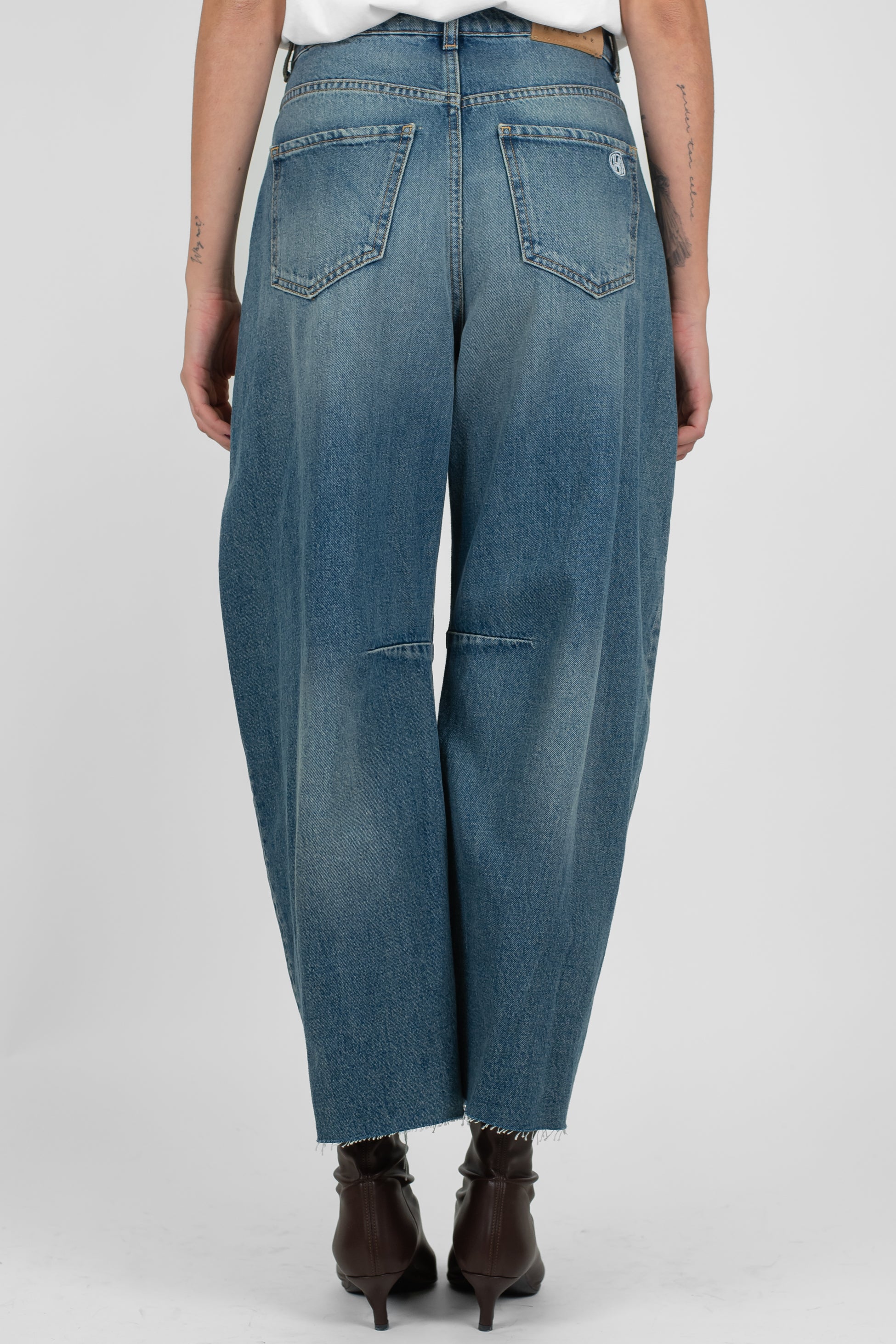 Haveone - Jeans balloon modello Barbara lavaggio medio con taglio vivo