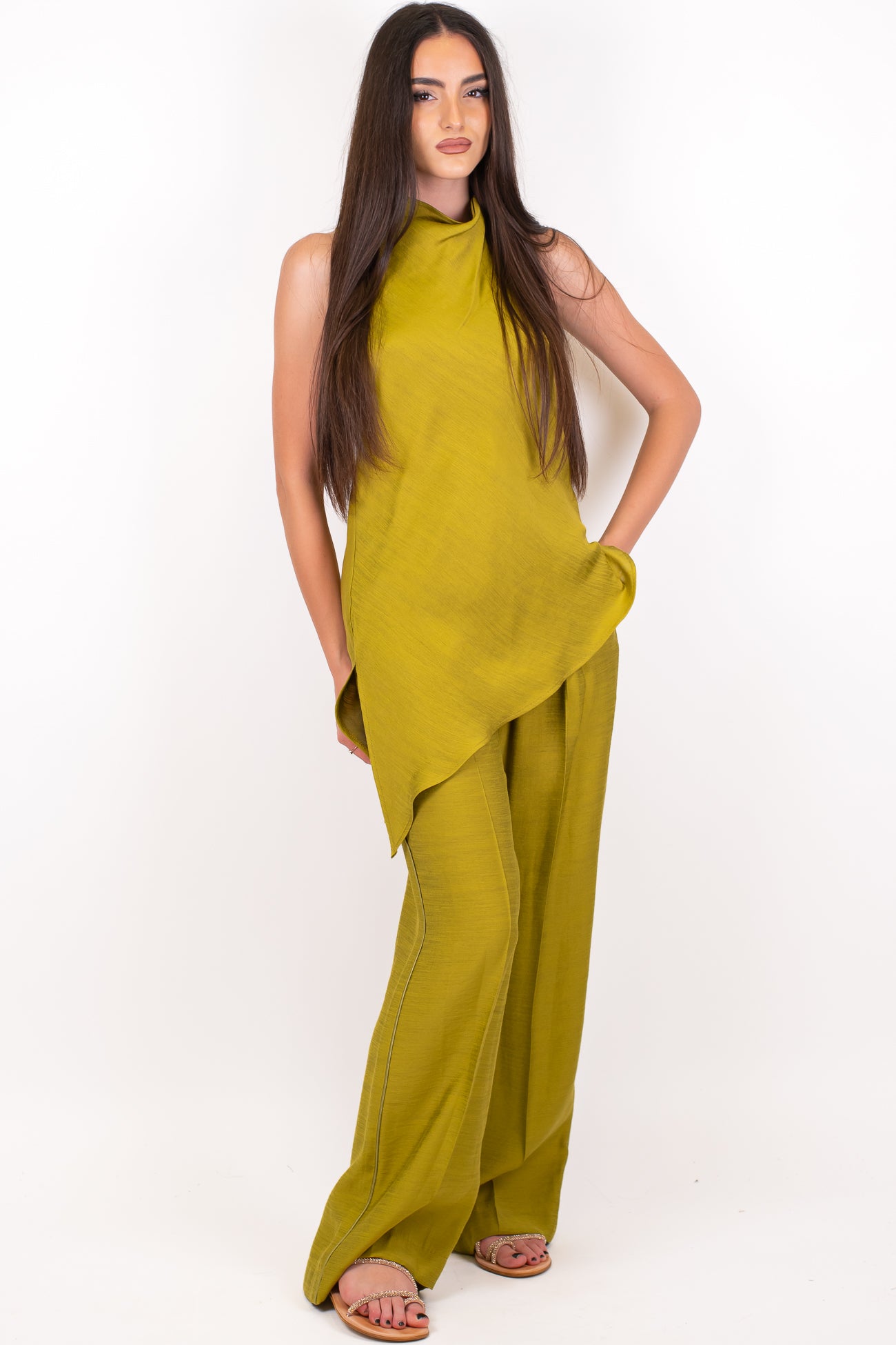 Maryley - Coordinato top asimmetrico giromaniche e pantalone palazzo con elastico in vita