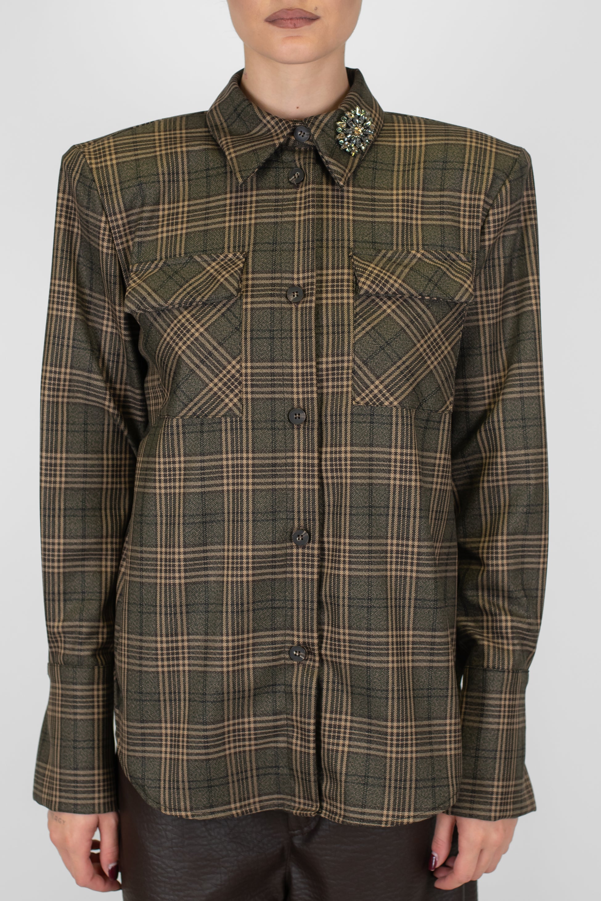 Motel - Camicia fantasia check con spalline e spilla