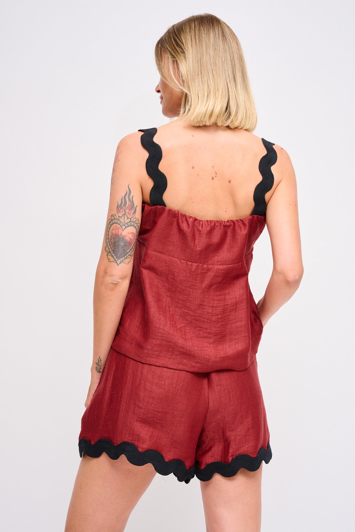 Maryley - Coordinato top e short in lino con profilo a contrasto
