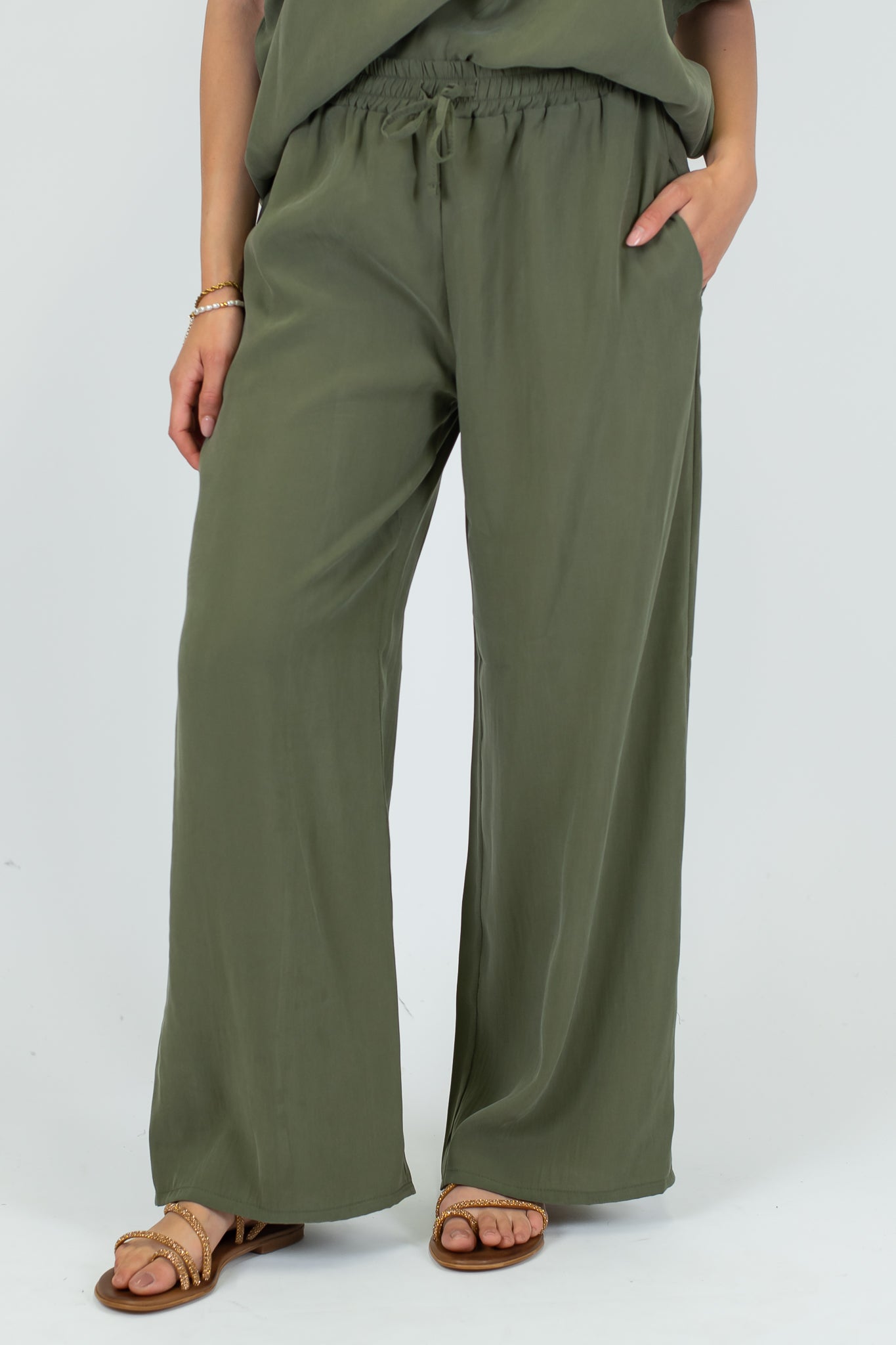 Haveone - Coordinato blusa scollo V e pantalone palazzo in cupro