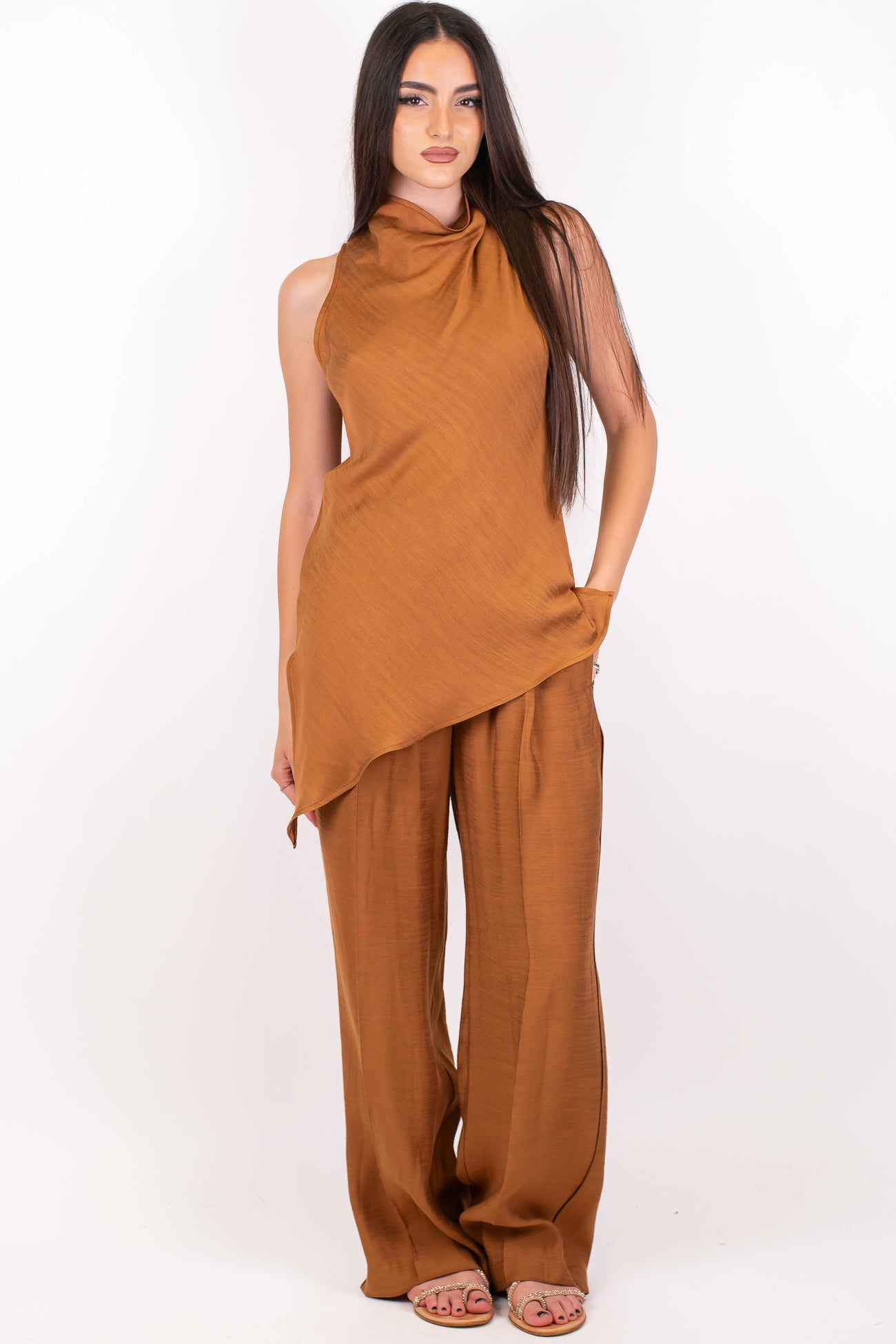 Maryley - Coordinato top asimmetrico giromaniche e pantalone palazzo con elastico in vita