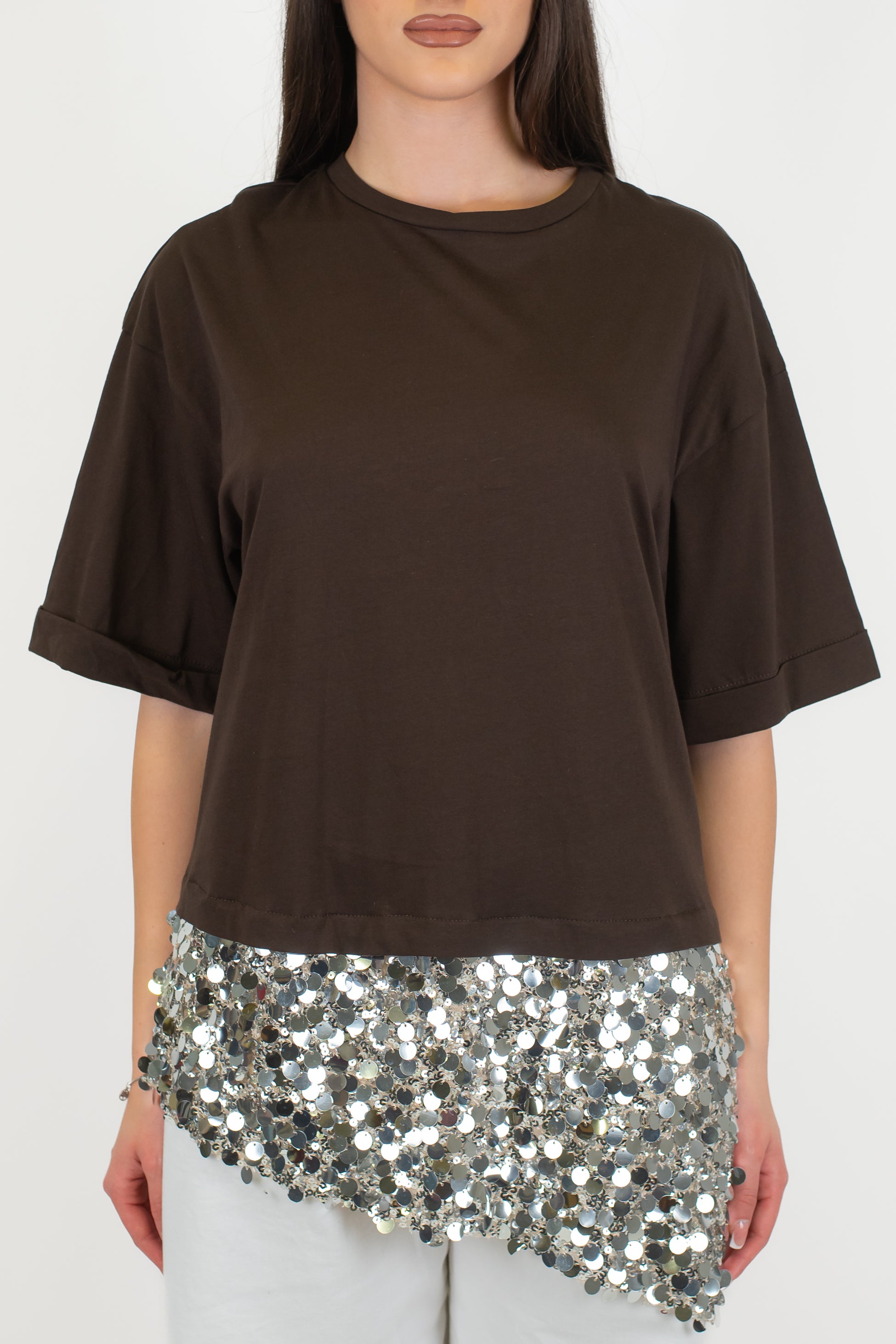 Motel - T-shirt over con estensione asimmetrica in paillettes