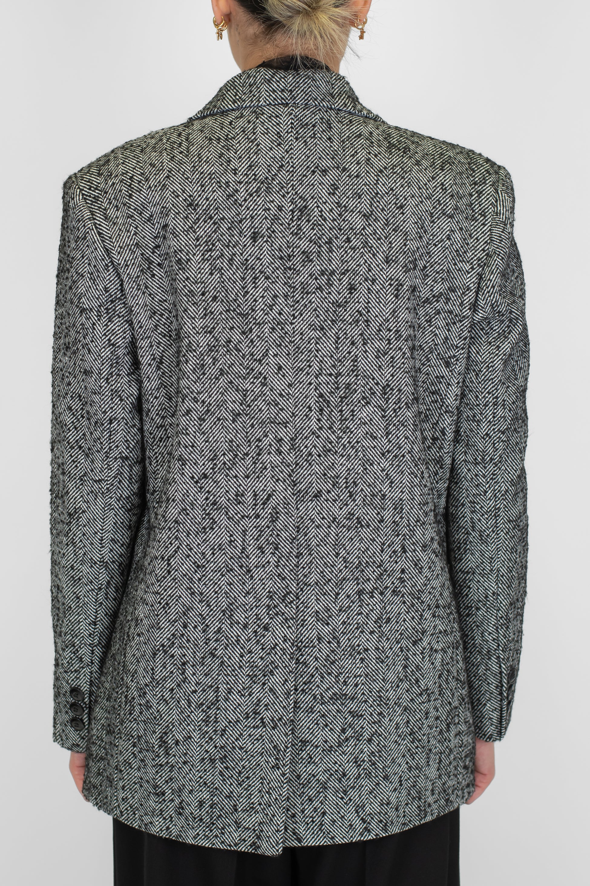 Tensione in - Blazer doppiopetto fantasia spigata in misto lana con rever ampio a lancia e spille gioiello