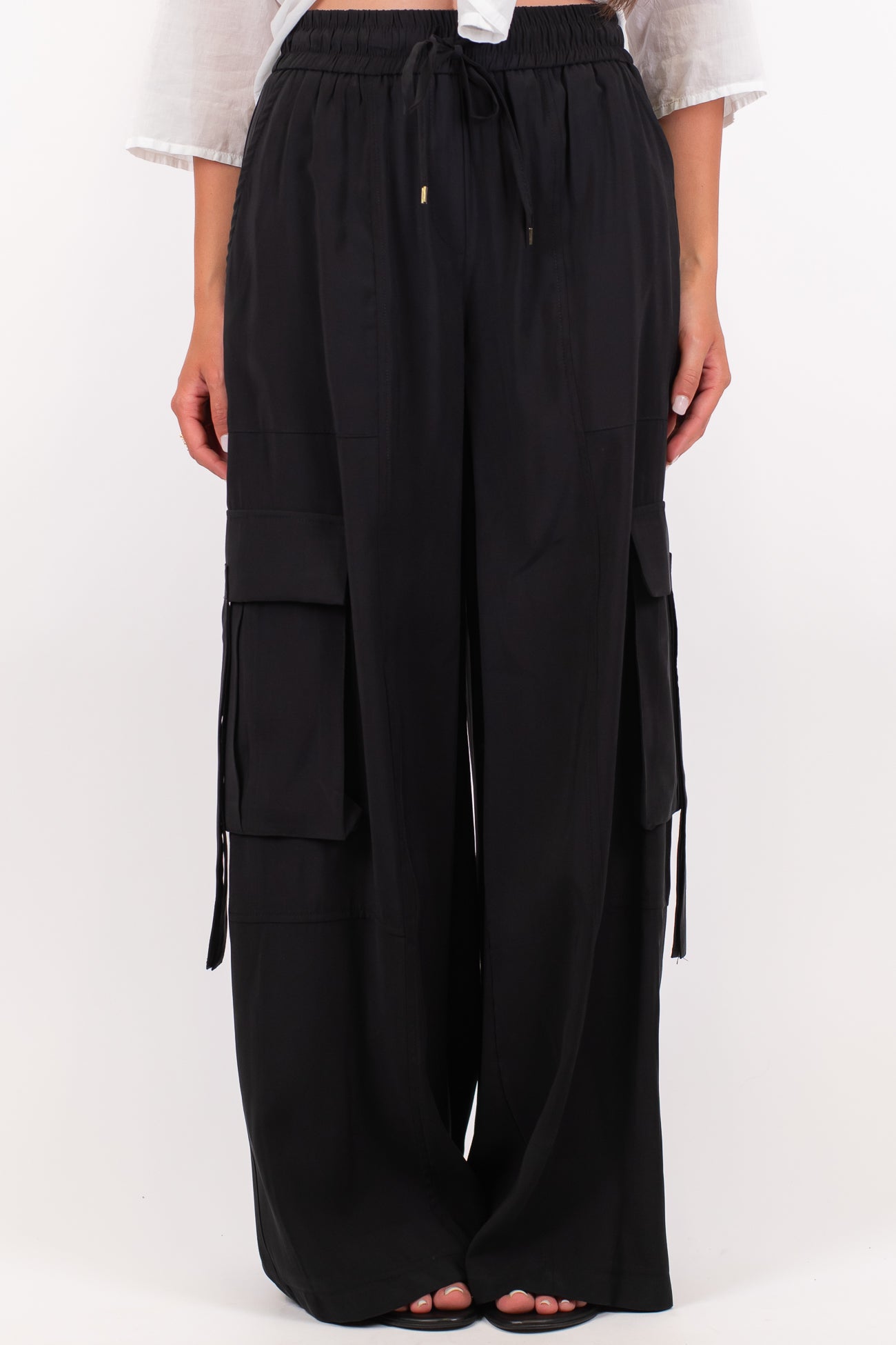 Tensione in - Pantalone palazzo cargo in viscosa leggera con coulisse