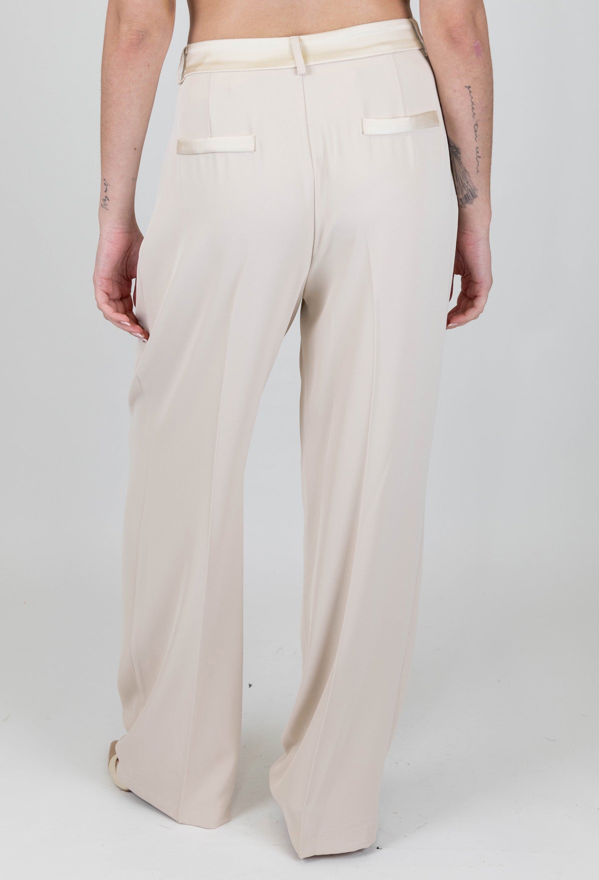 Imperial - Pantalone palazzo in tessuto fluido con pinces e profilo in raso