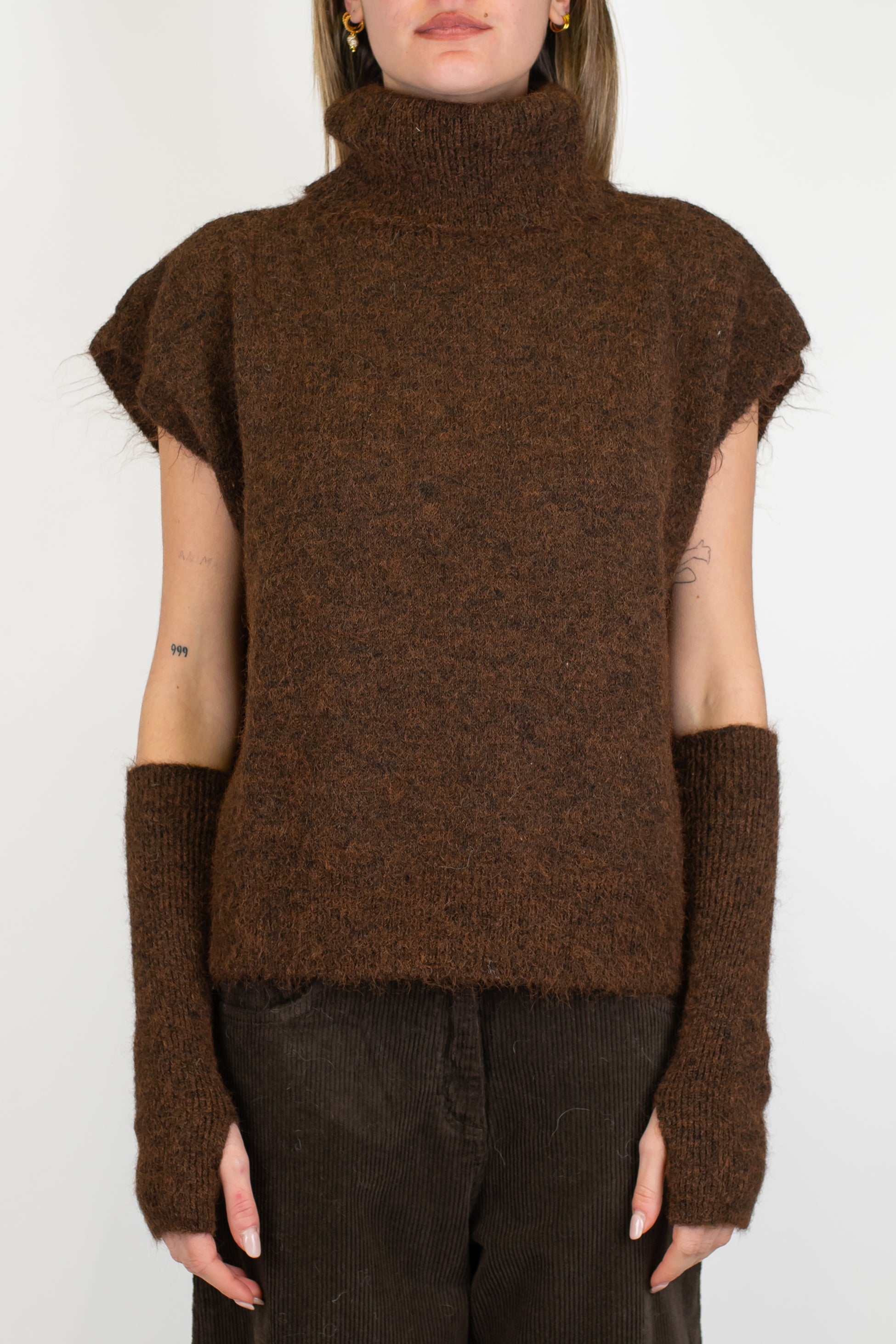 Tensione in - Dolvecita giromaniche in misto lana con manicotti