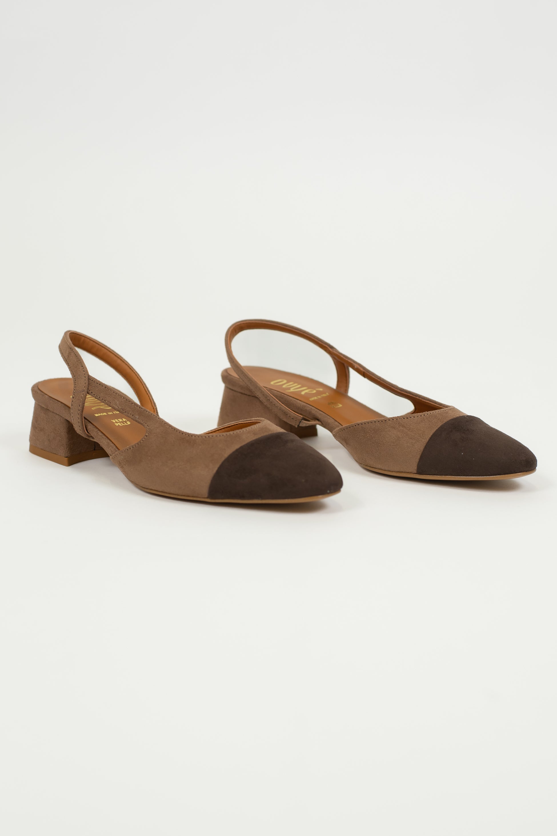 Ovyé - Slingback con punta a contrasto in camoscio e cinturino laterale