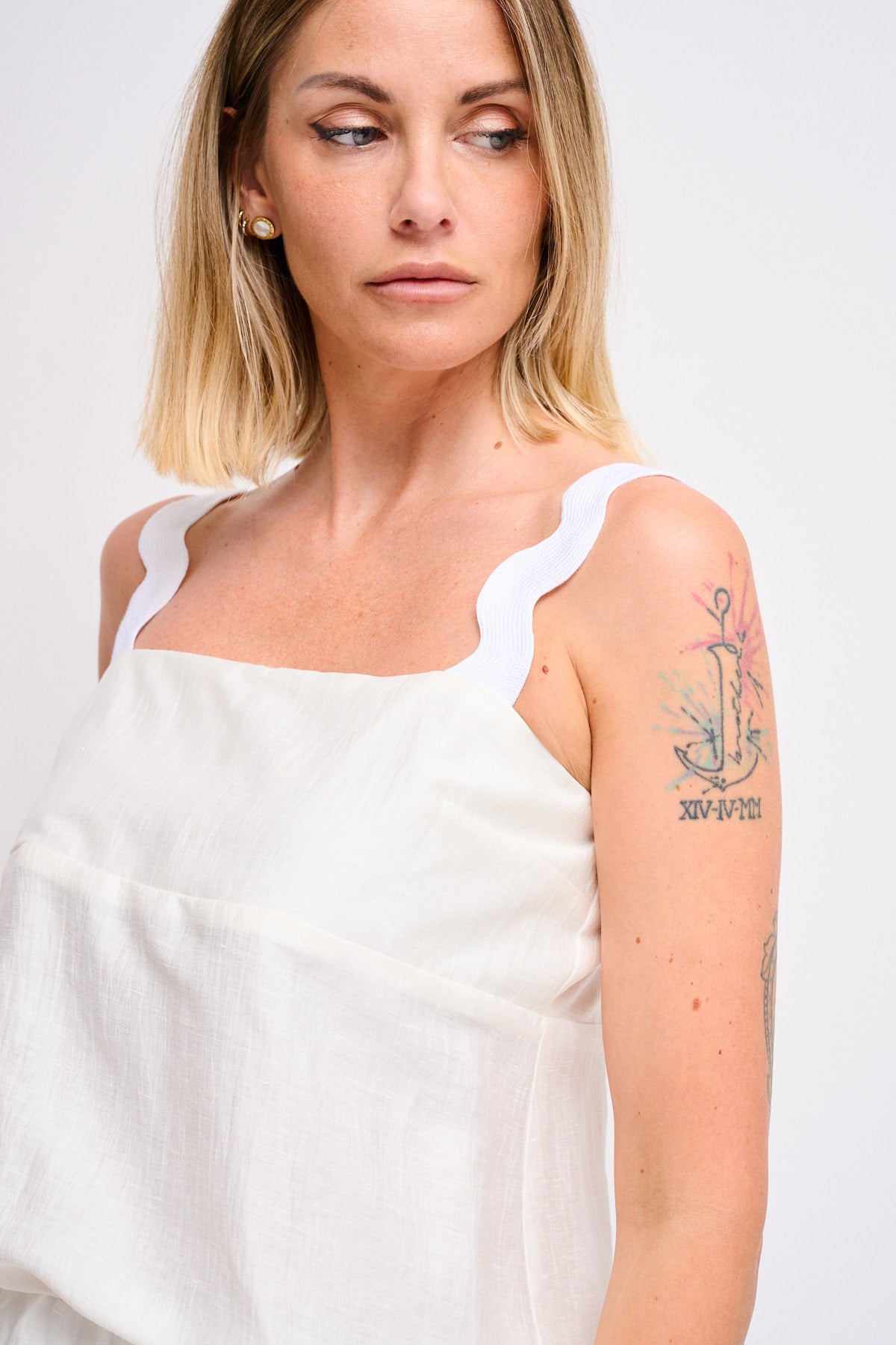 Maryley - Coordinato top e short in lino con profilo a contrasto