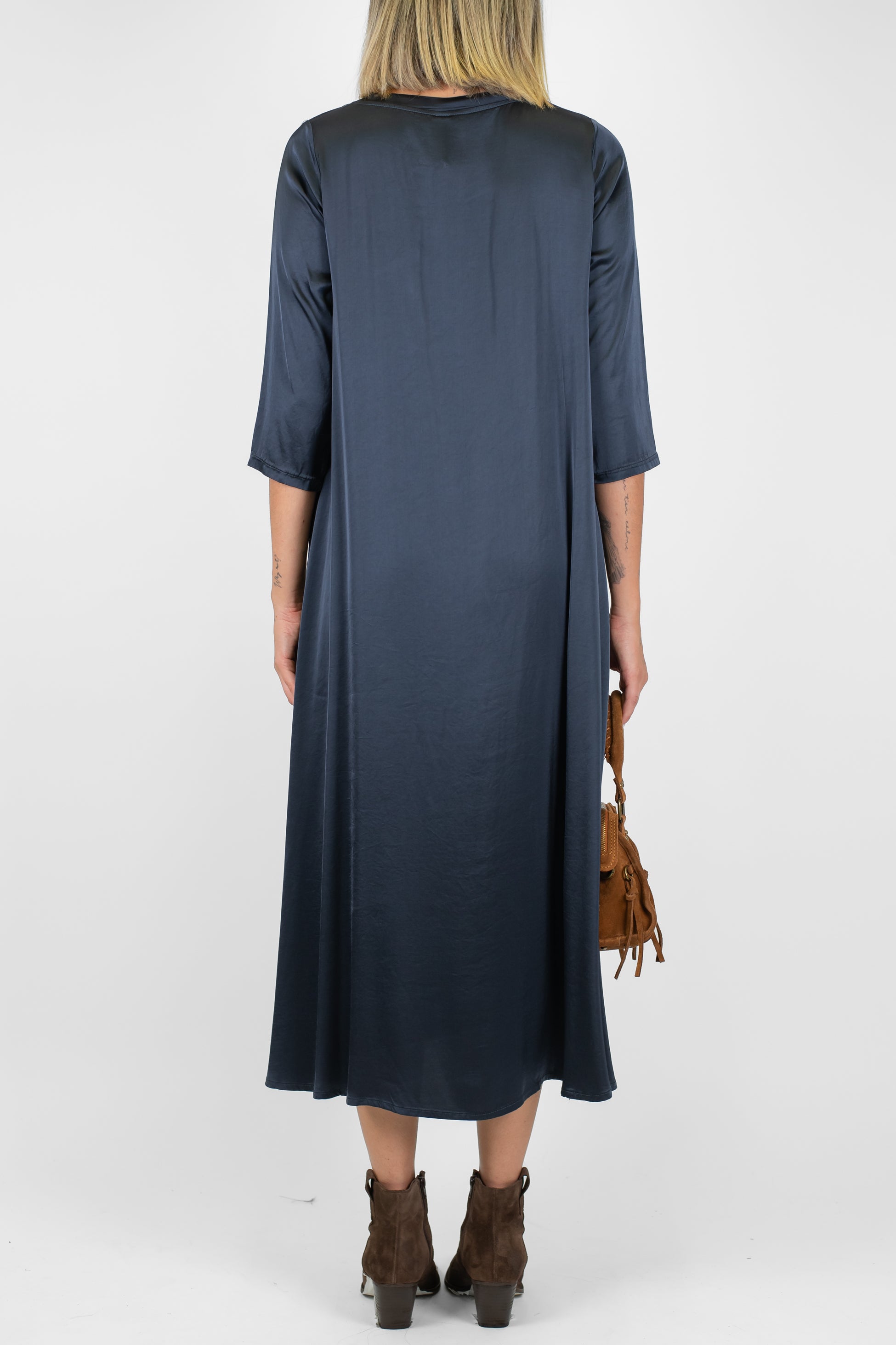 Tensione in - Abito lungo in viscosa con manica tre quarti