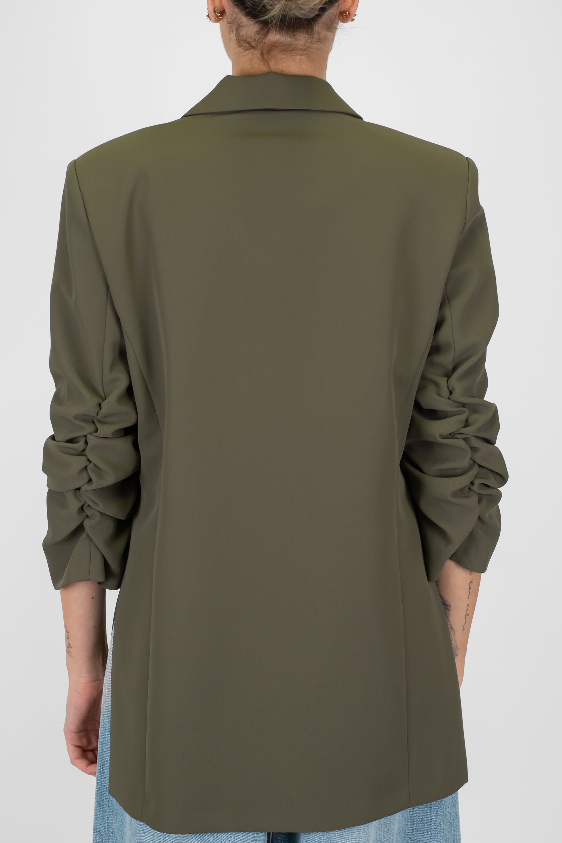 Imperial - Giacca monopetto in tessuto fluido con spalline e maniche arricciate