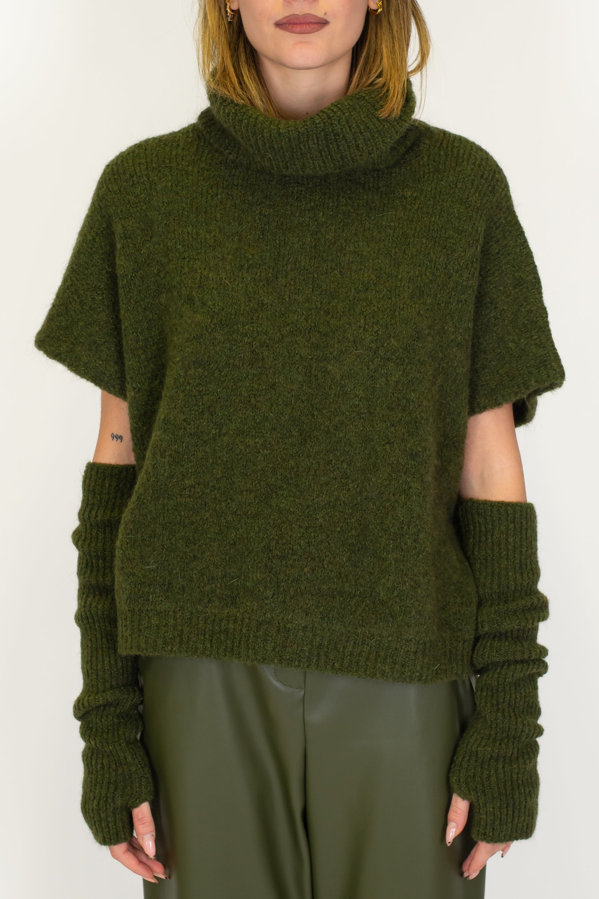 Motel - Dolcevita in misto lana con manicotti