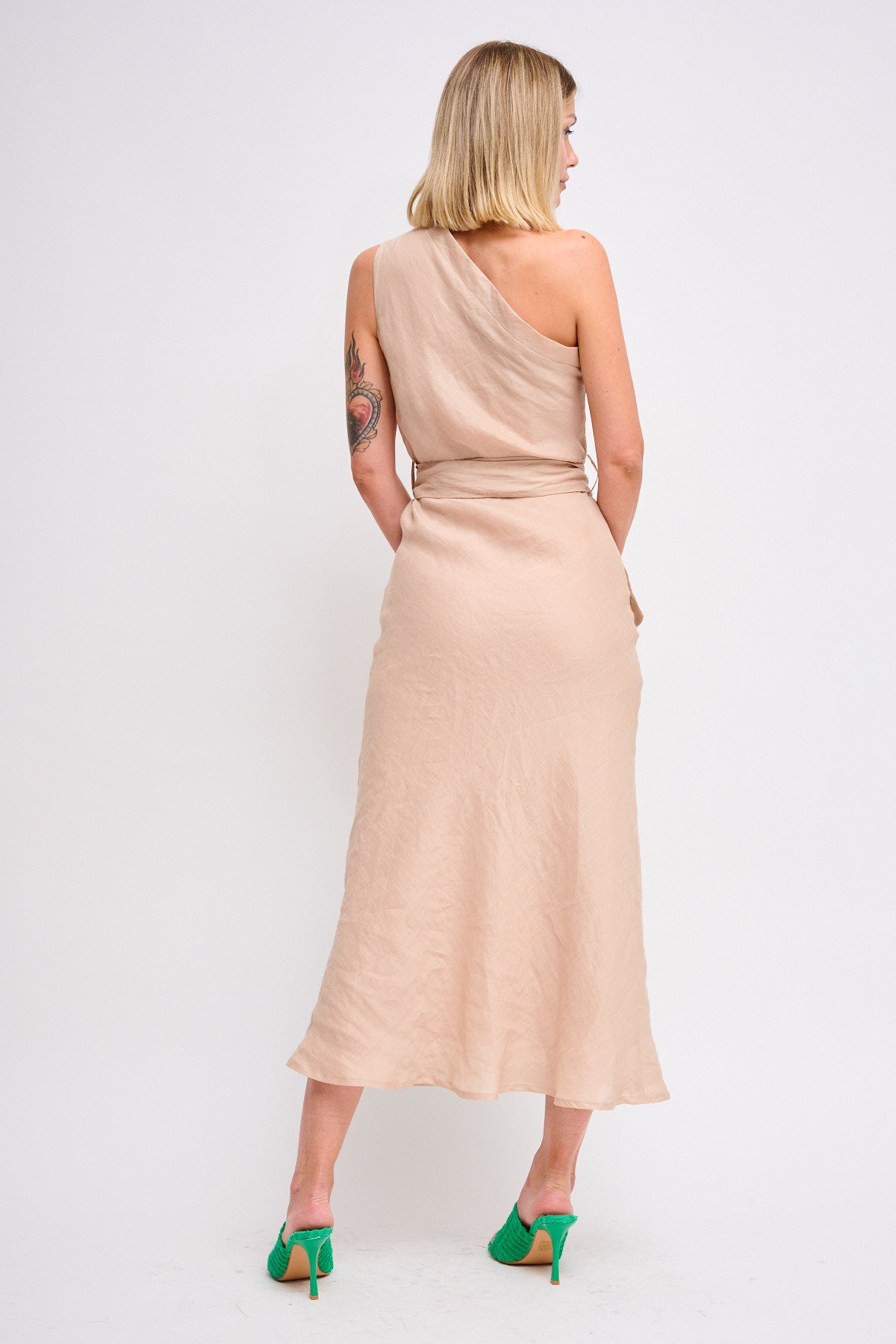 Maryley - Abito lungo monospalla in lino con cintura in vita