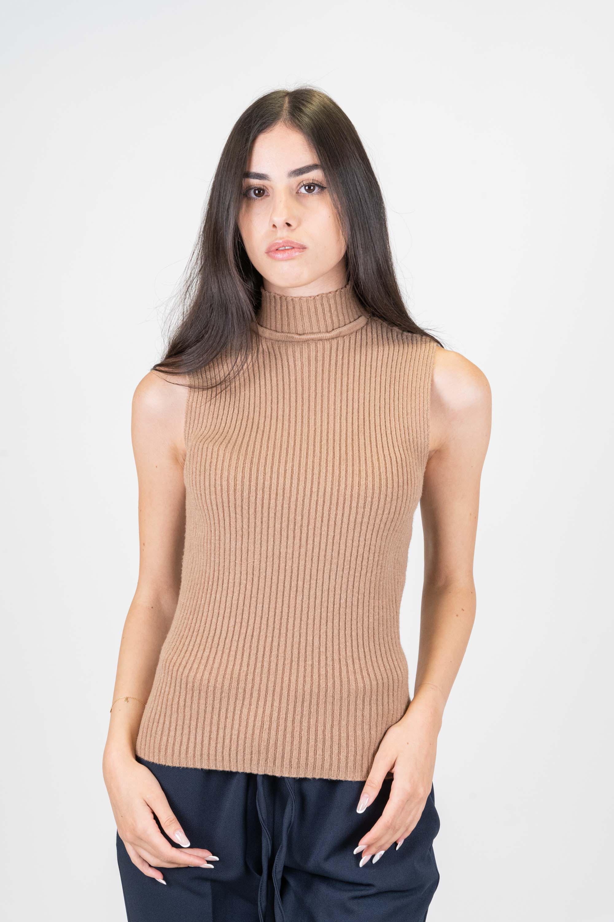 Tension in - Turtleneck with ribbed armholes