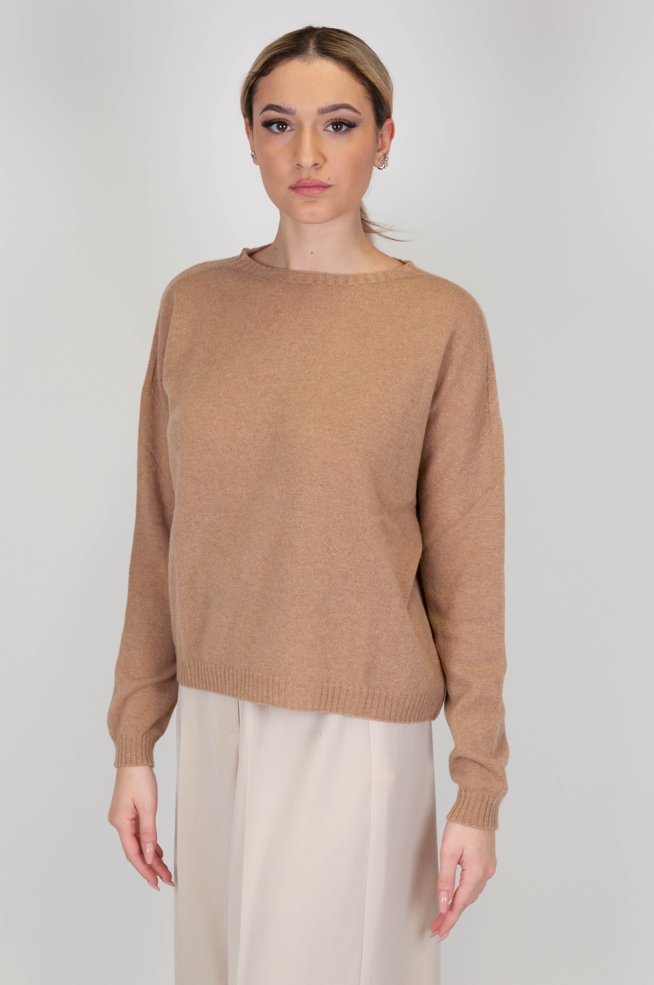 Tensione in - Maglia girocollo a scatola in 100% puro cashmere