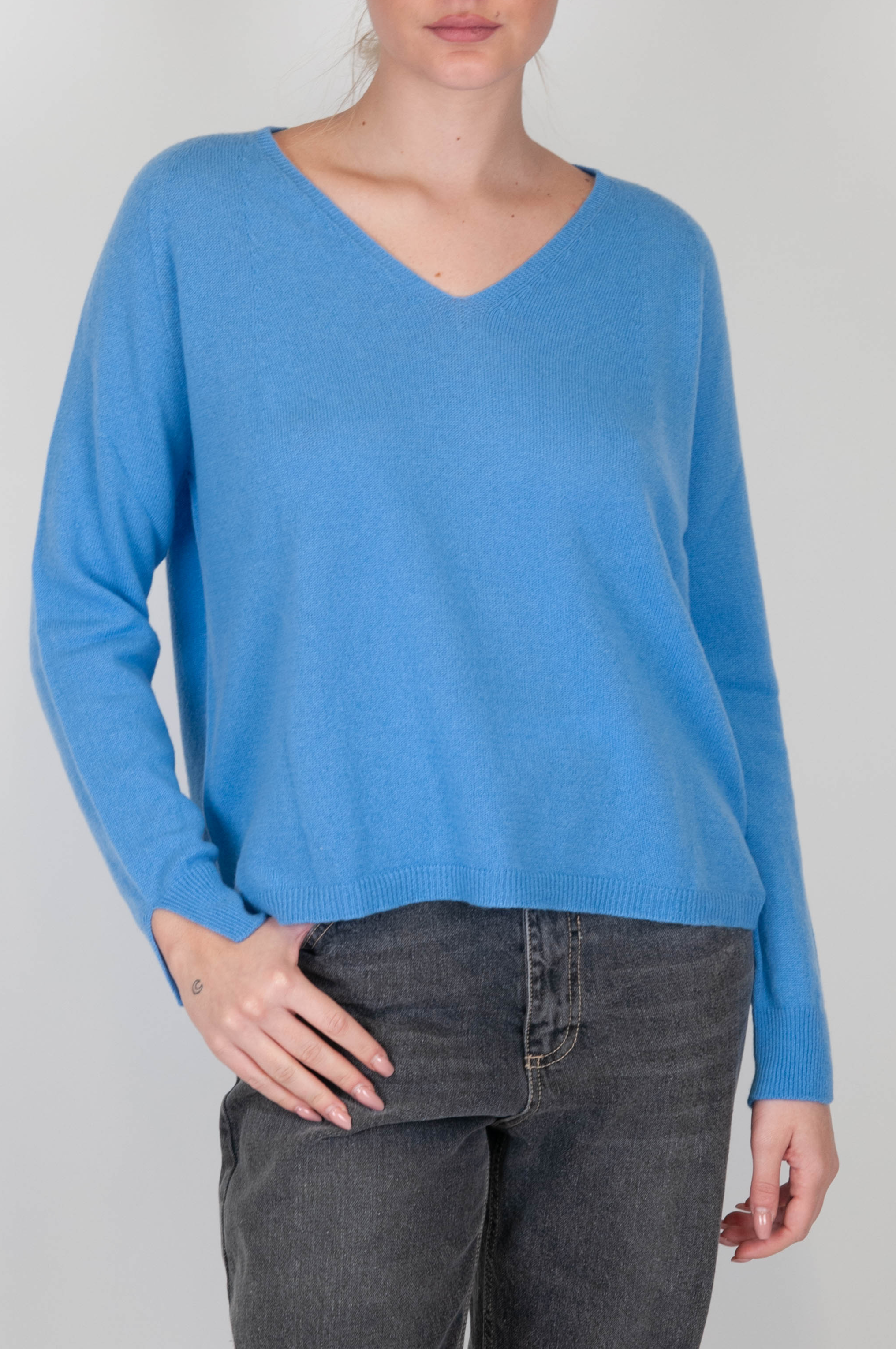 Motel - Maglia con scollo a V 100% in puro cashmere con spacchetti sui polsi