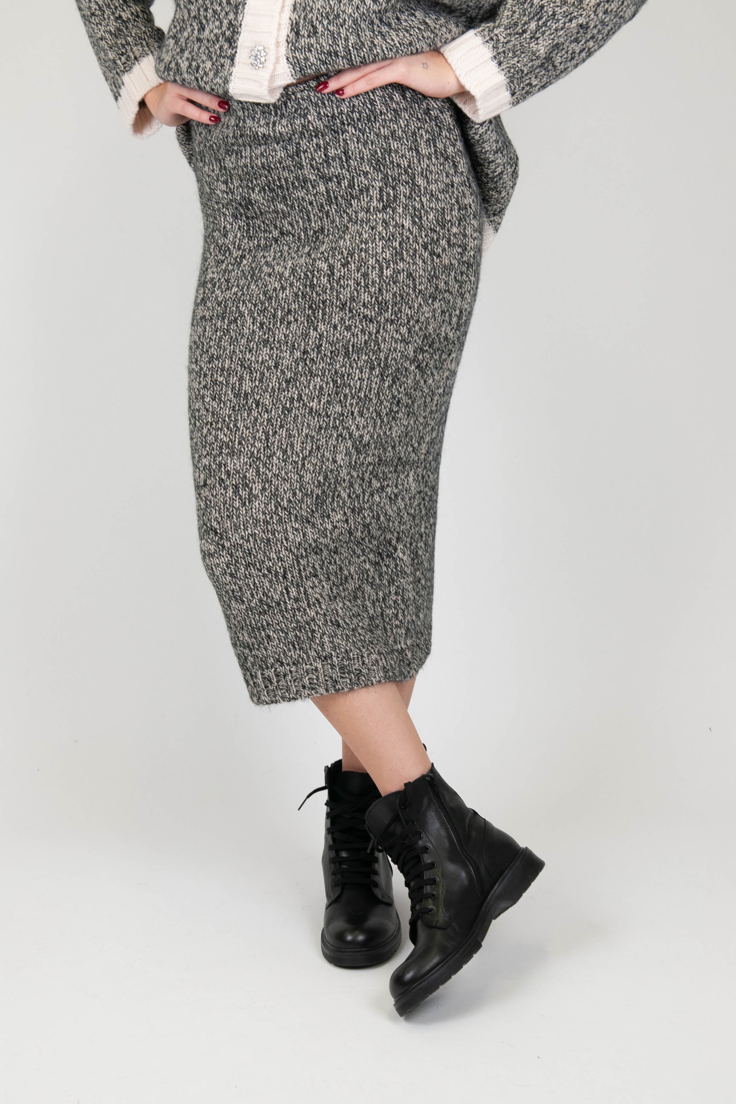 Tension in - Knitted midi skirt in wool blend