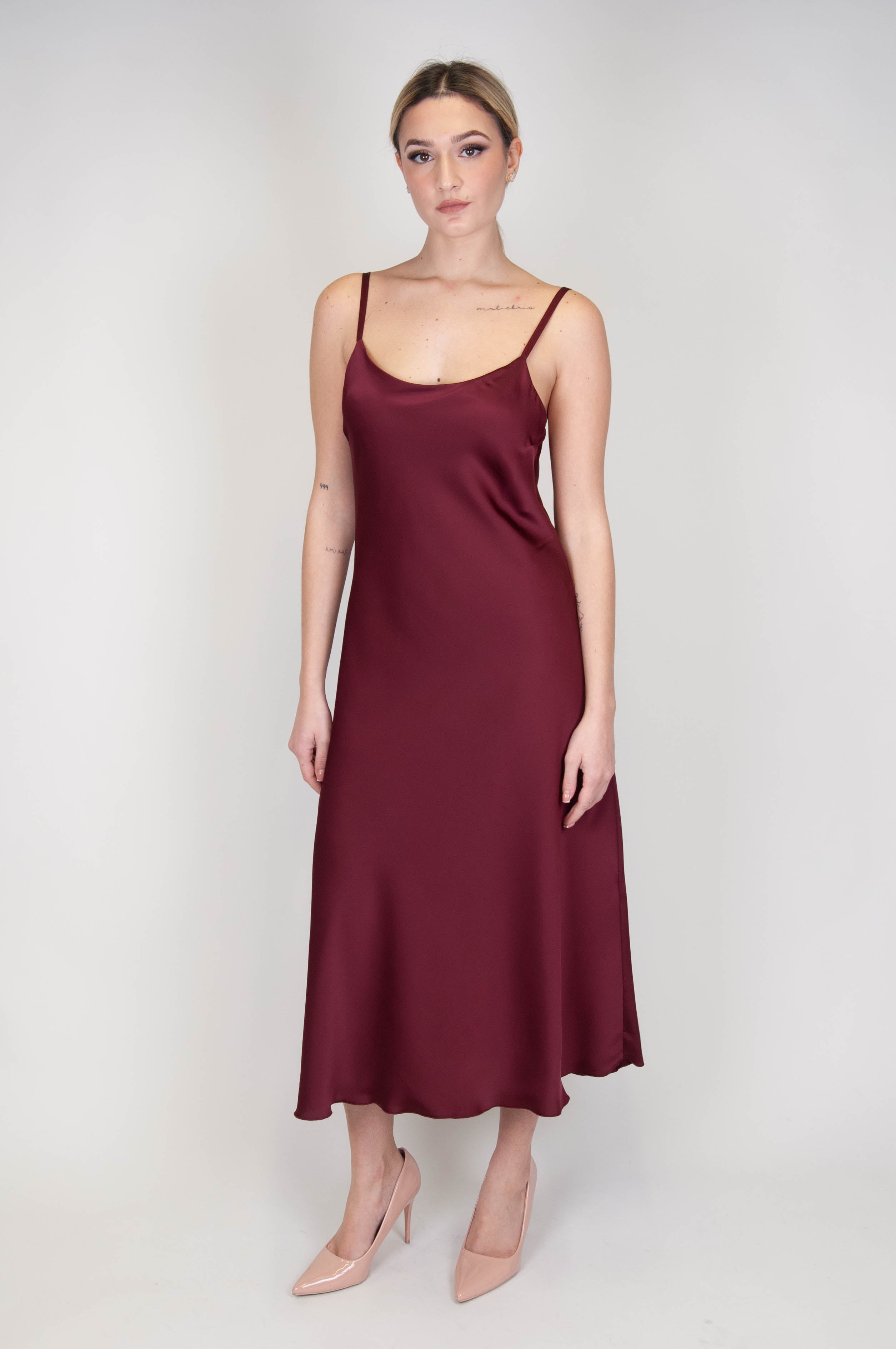 Tension in - Dress with adjustable satin straps