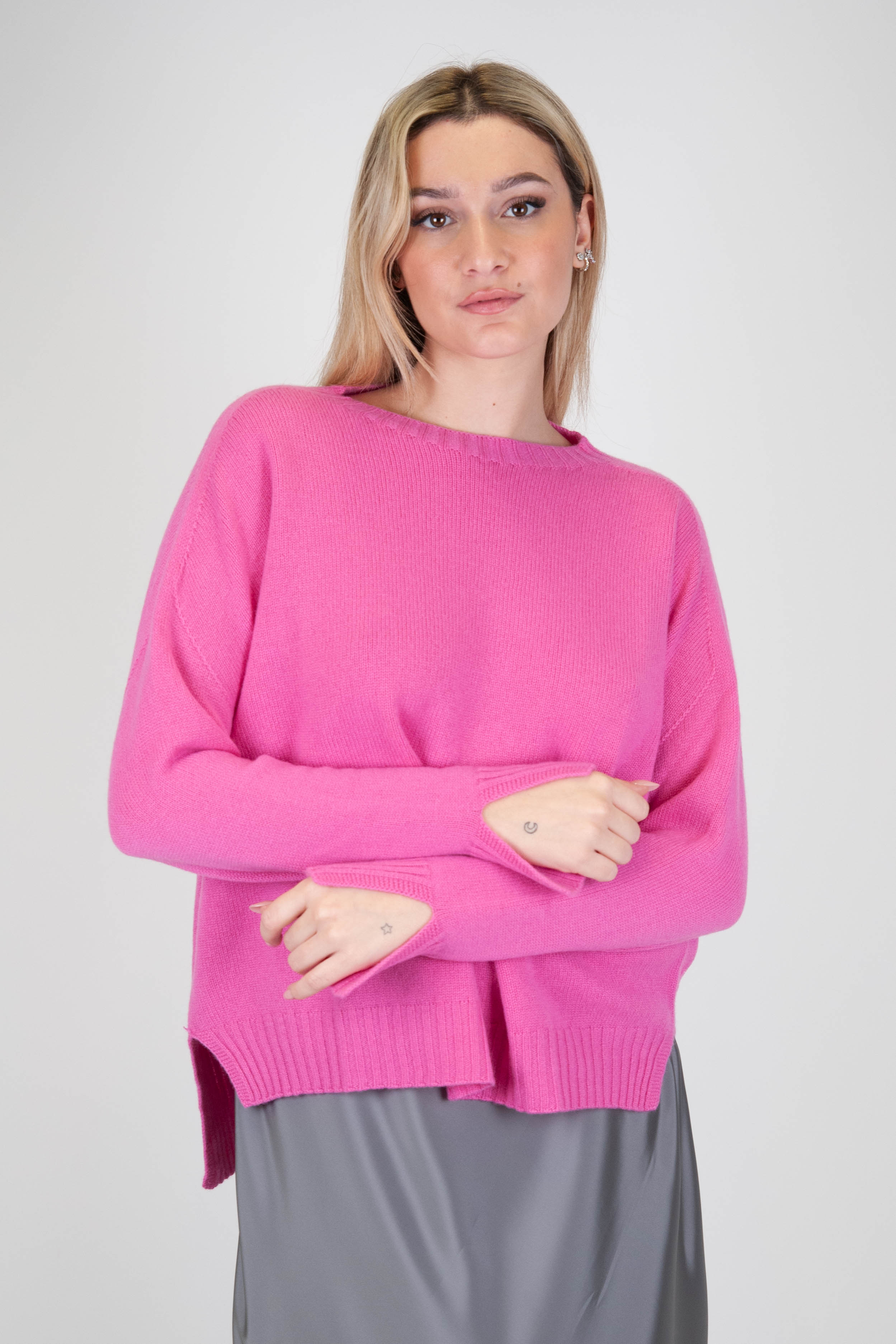 Motel 100 pure cashmere sweater with side and cuff vents