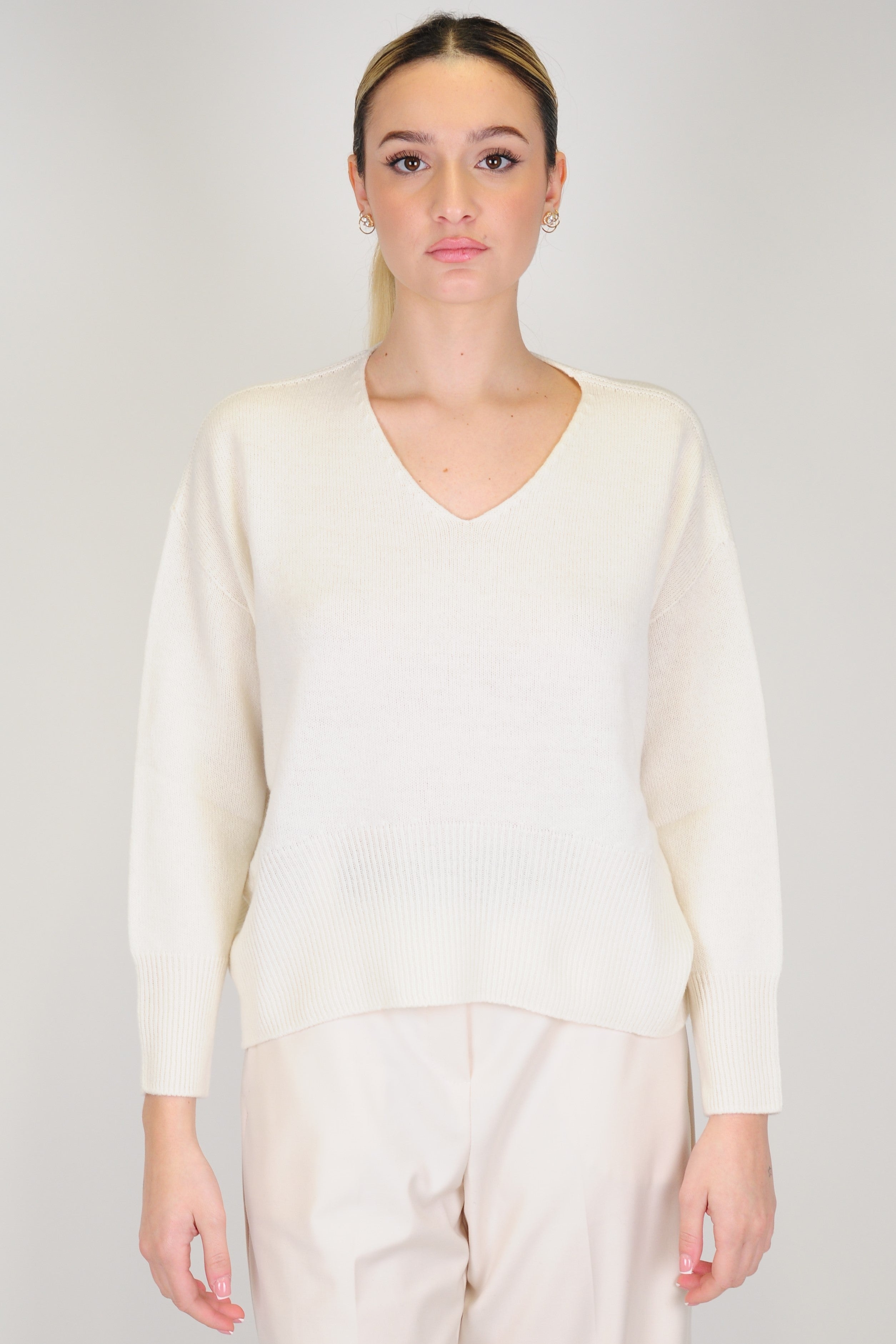 Tensione in - Maglia con scollo a v in misto cashmere