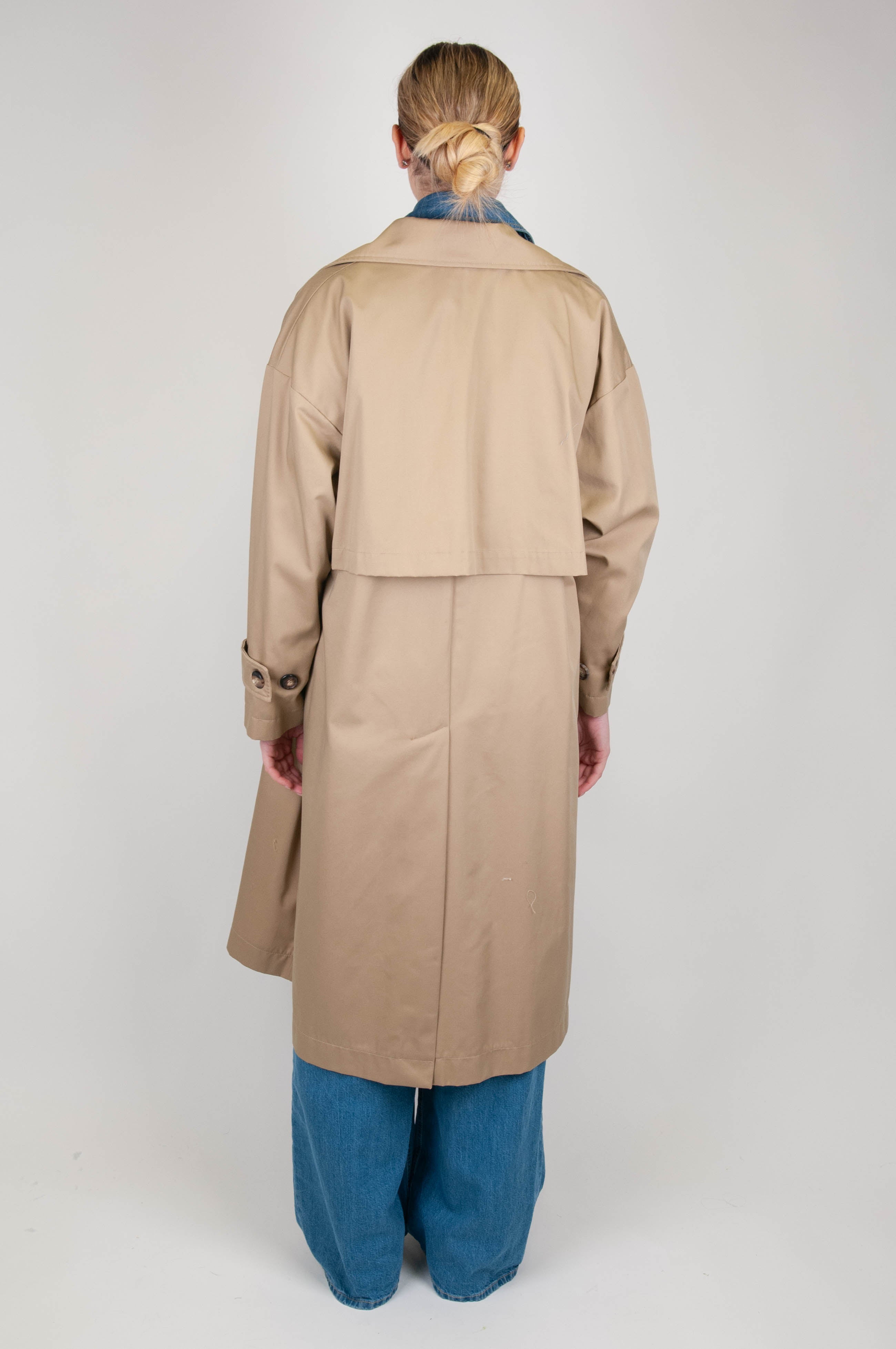 Tension in - Trench coat with concealed button closure